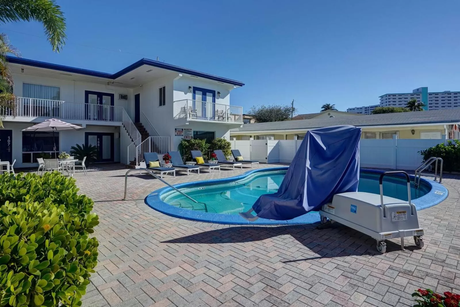 Property building in Blue Strawberry by the Sea