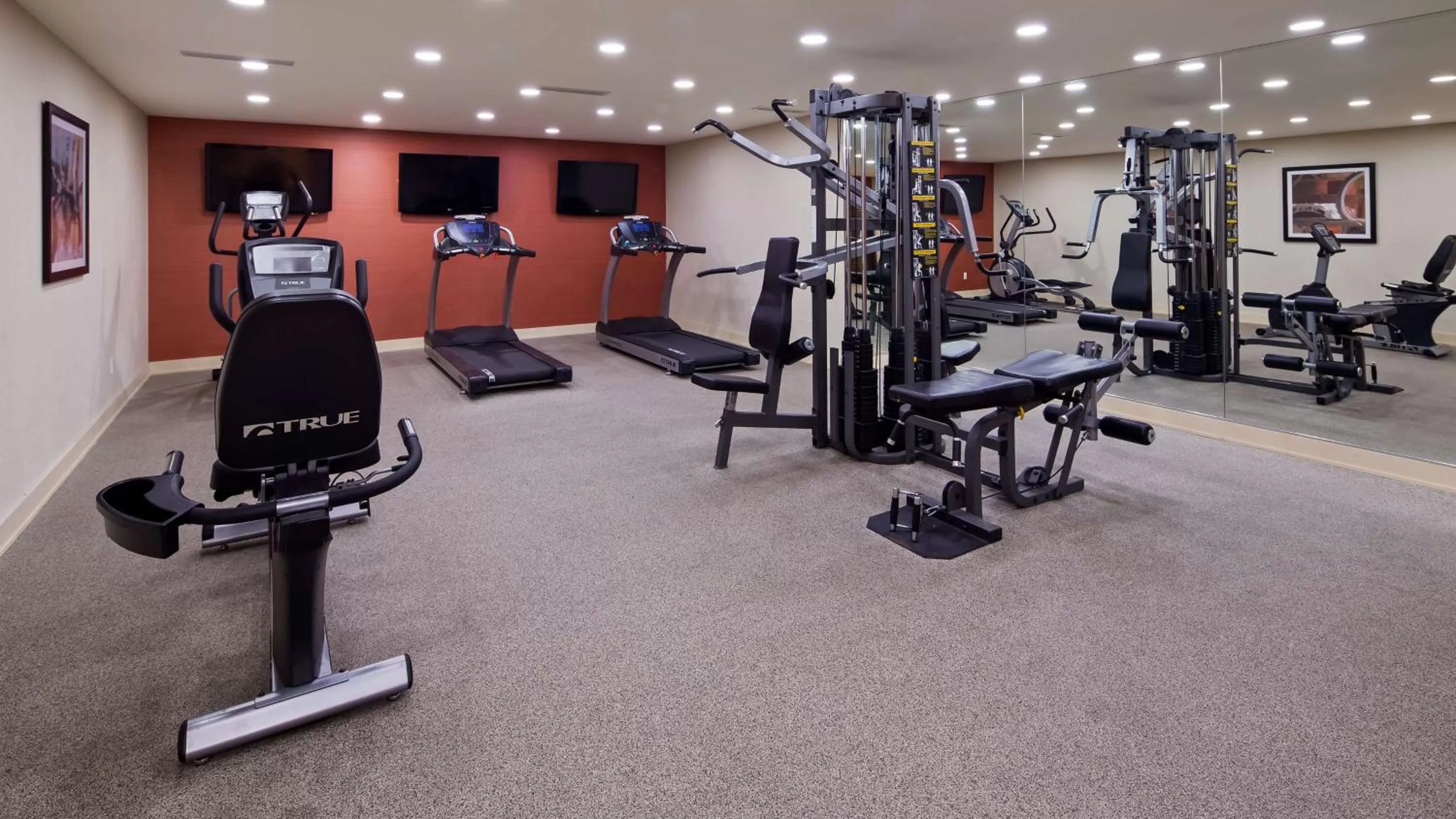 Fitness centre/facilities in Best Western Plus Montreal Downtown- Hotel Europa