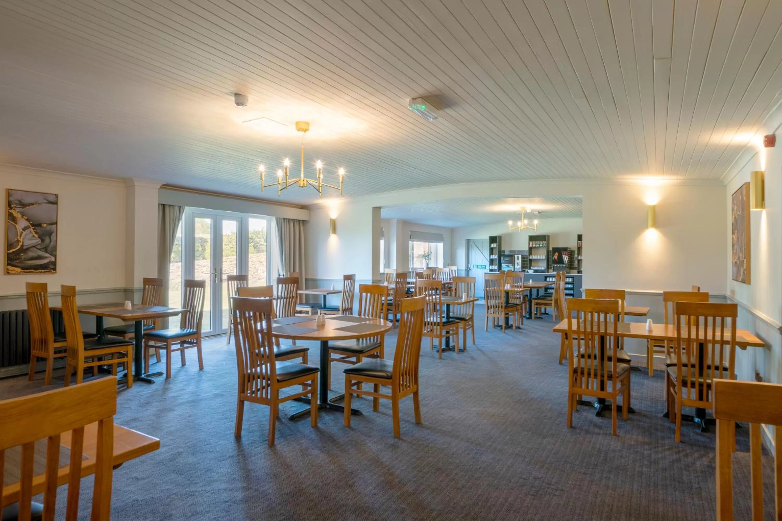 Restaurant/places to eat in Beaufort Park Hotel