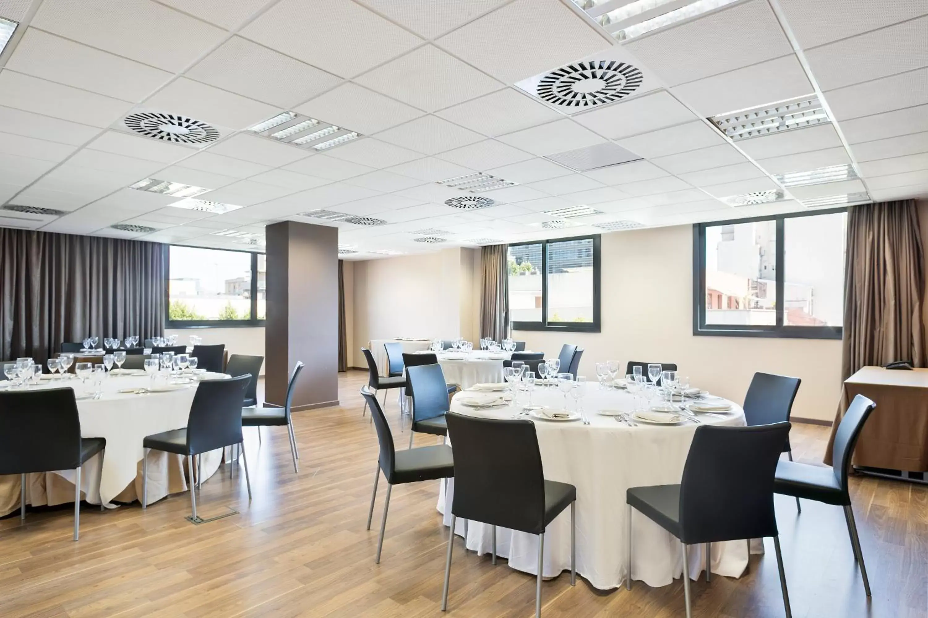 Banquet/Function facilities, Restaurant/Places to Eat in Hotel Best 4 Barcelona