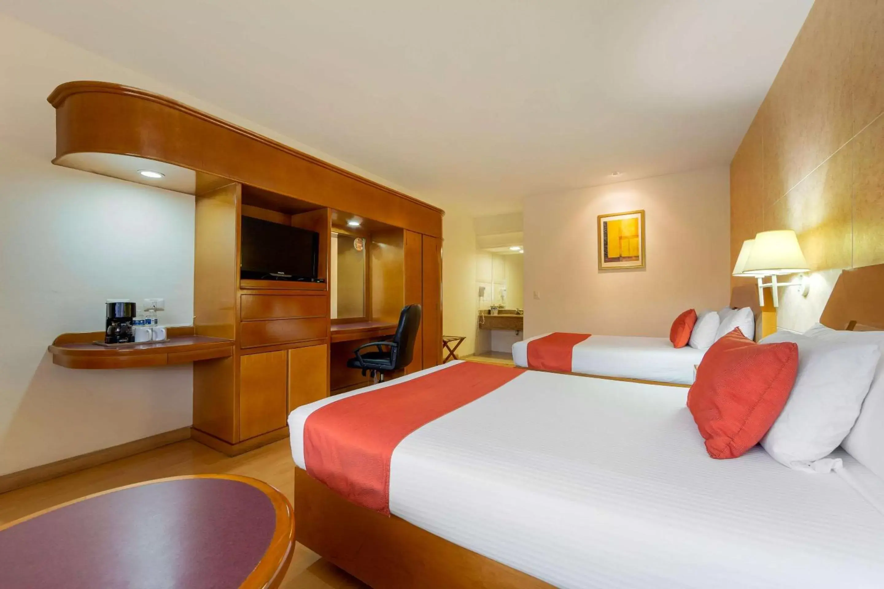 Photo of the whole room in Hotel Comfort Inn Monterrey Norte