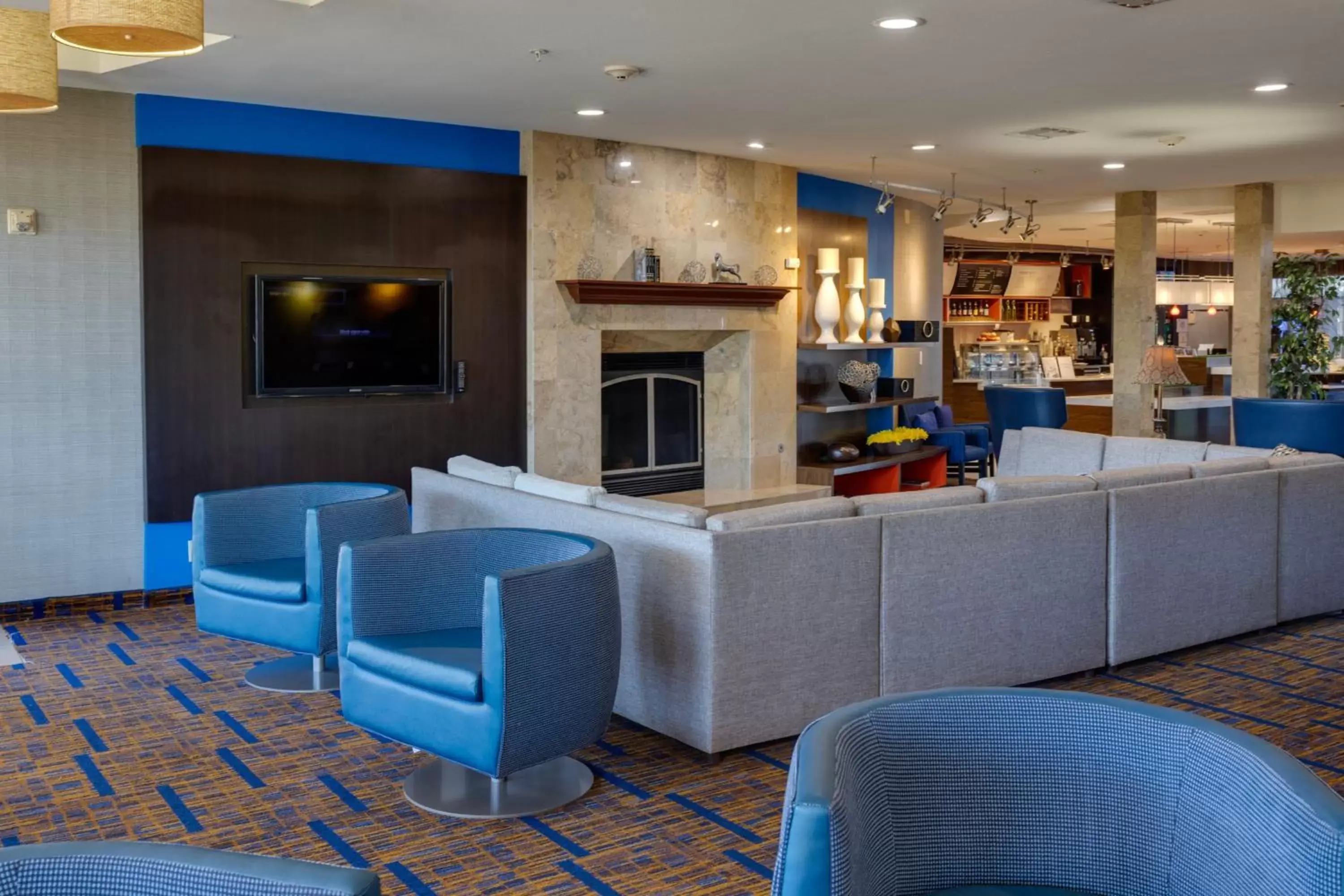 Lounge or bar, Lobby/Reception in Courtyard by Marriott Oklahoma City North/Quail Springs