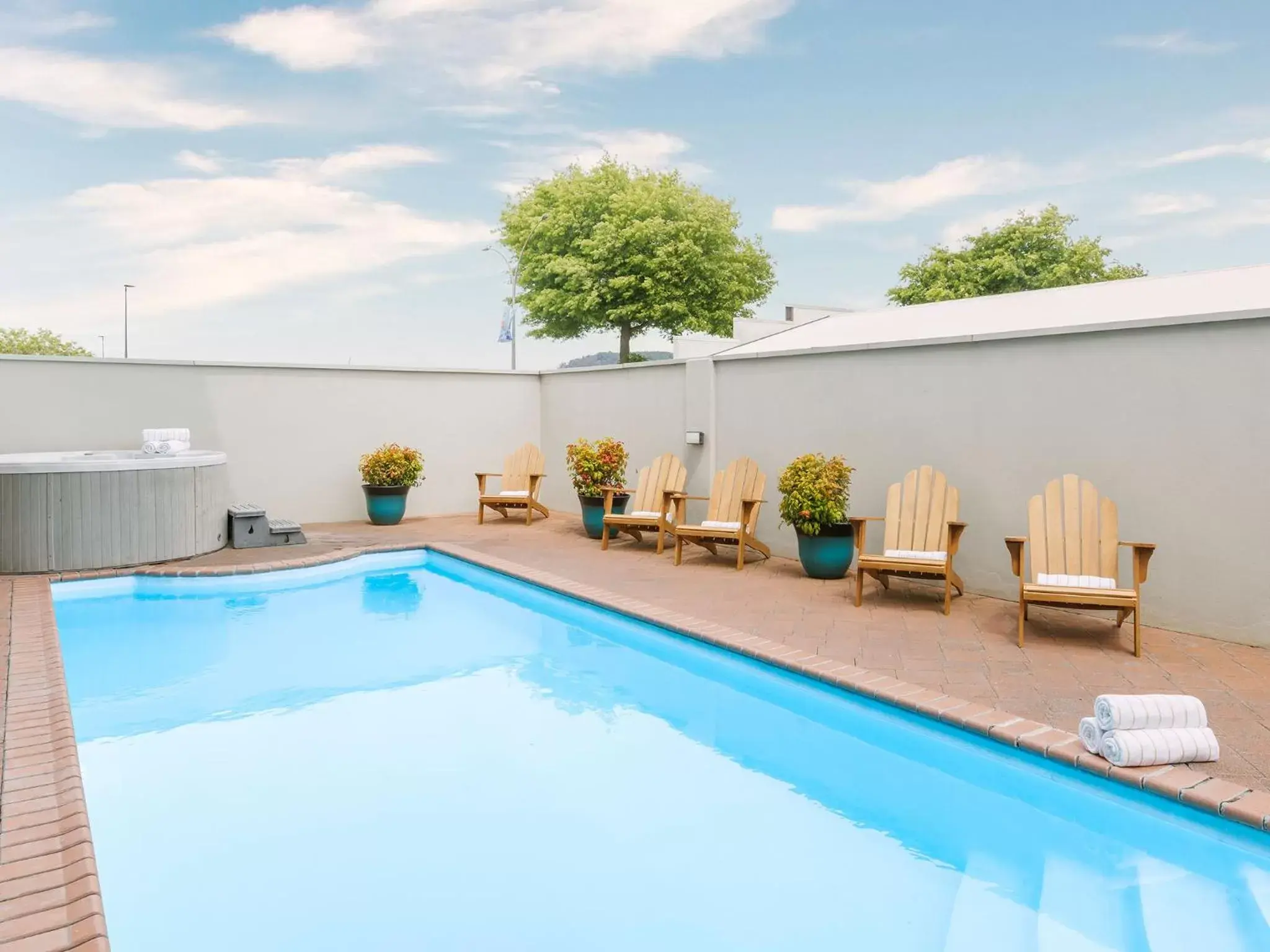 Hot Tub, Swimming Pool in JetPark Hotel Rotorua