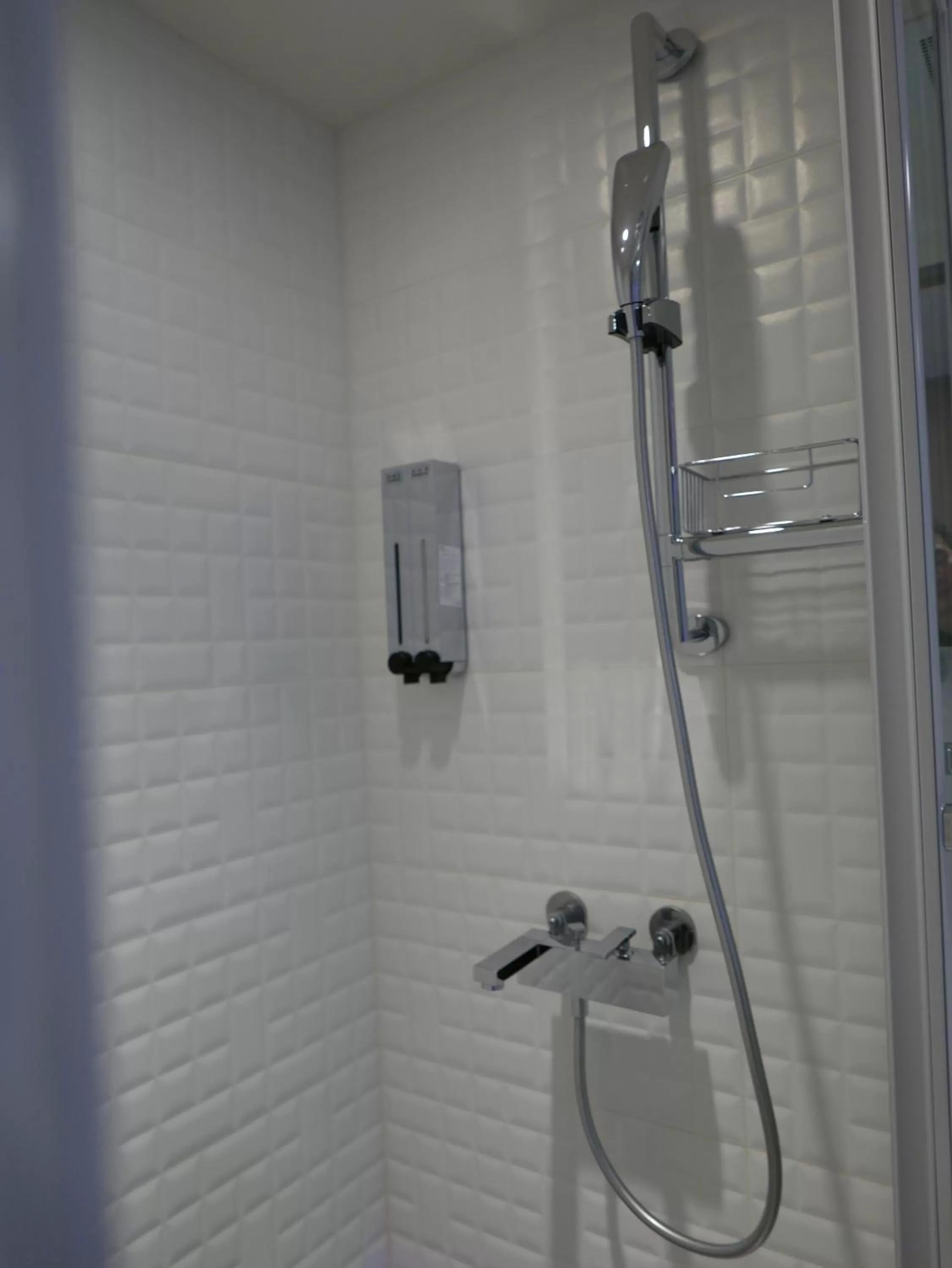 Shower in 泊居旅店二館 Oursinn Hotel 2