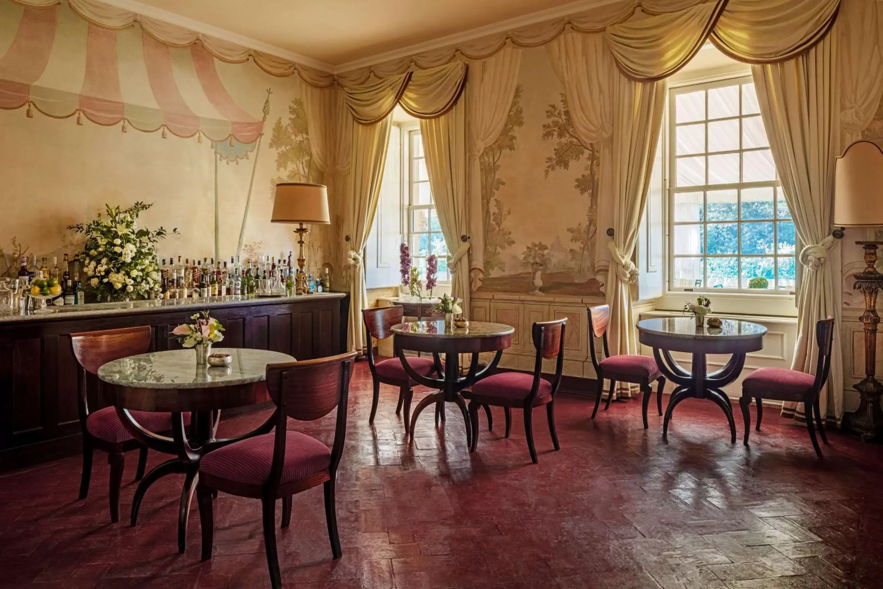 Lounge or bar, Restaurant/Places to Eat in Tivoli Palácio de Seteais Sintra Hotel - The Leading Hotels of the World