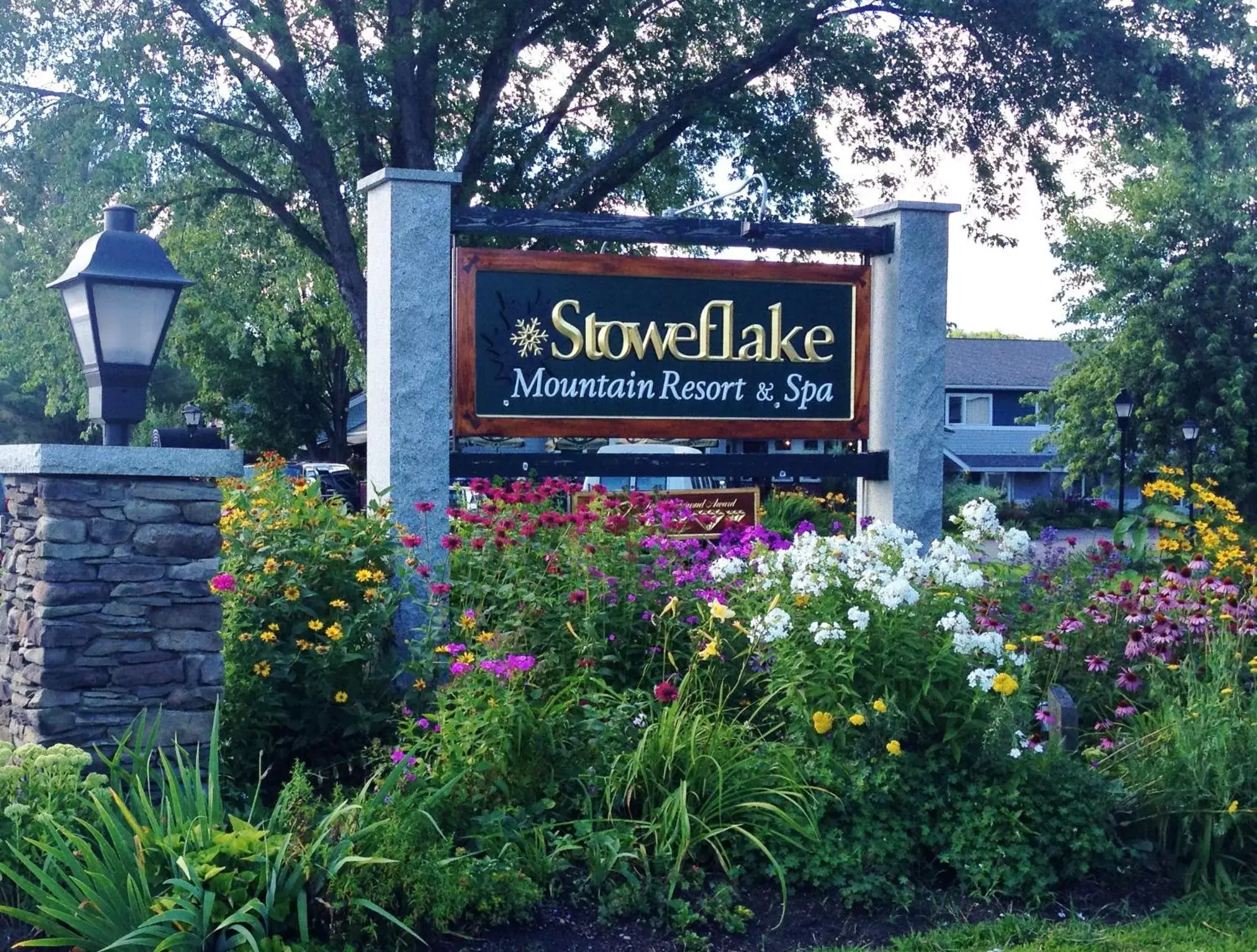 Property logo or sign, Property Building in Stoweflake Mountain Resort & Spa