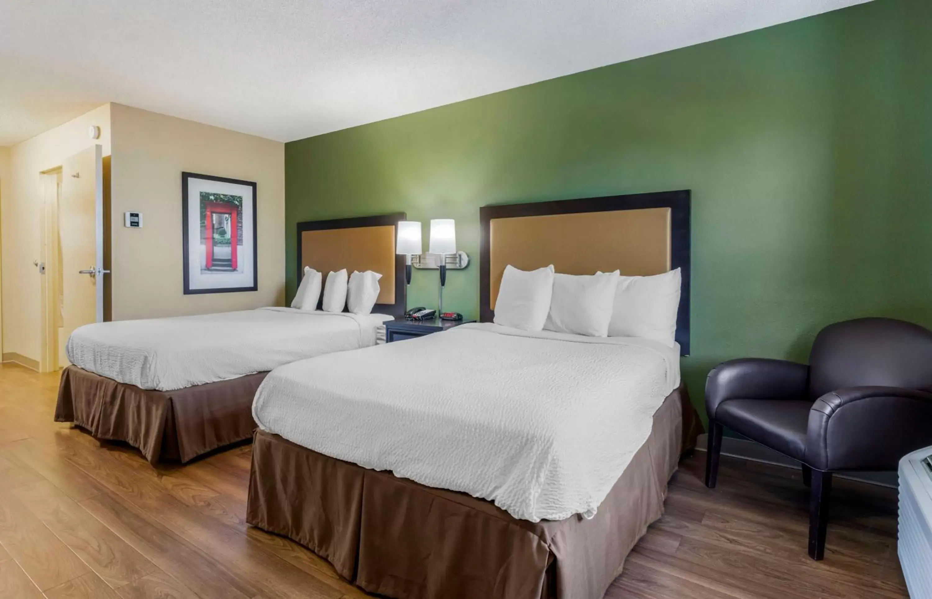 Bedroom, Bed in Extended Stay America Suites - San Jose - Santa Clara