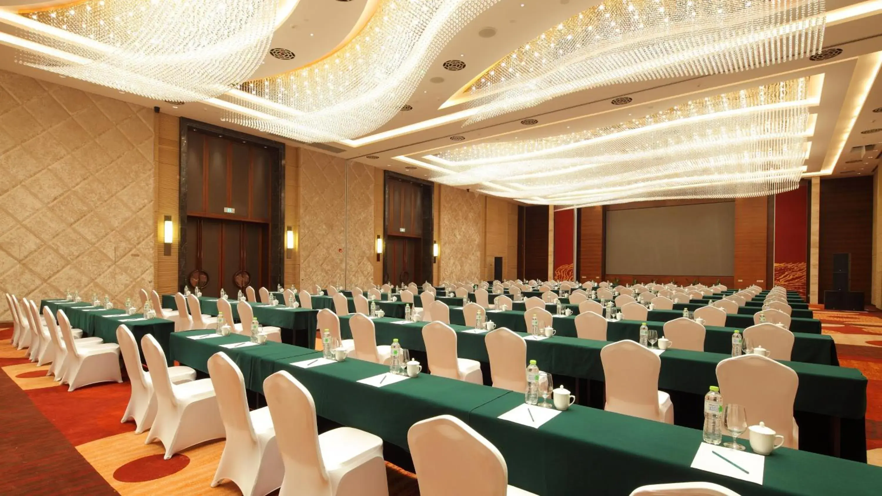 Meeting/conference room in Holiday Inn Nantong Oasis International, an IHG Hotel