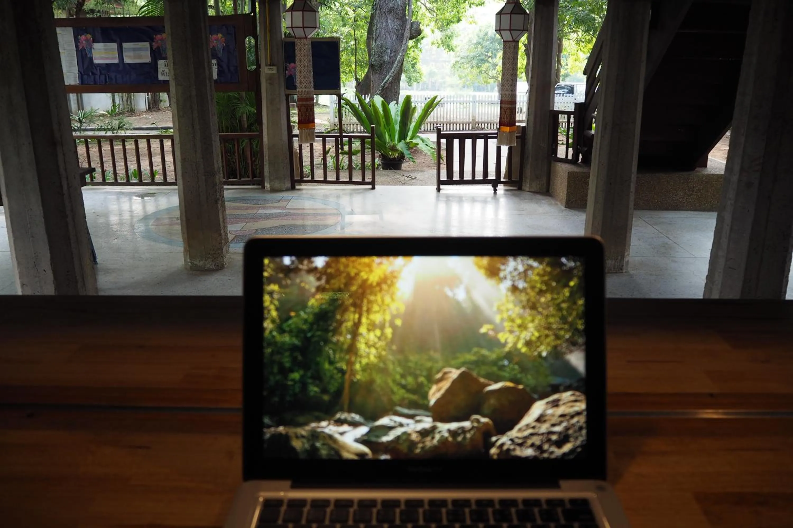 Communal lounge/ TV room in Insight Hostel