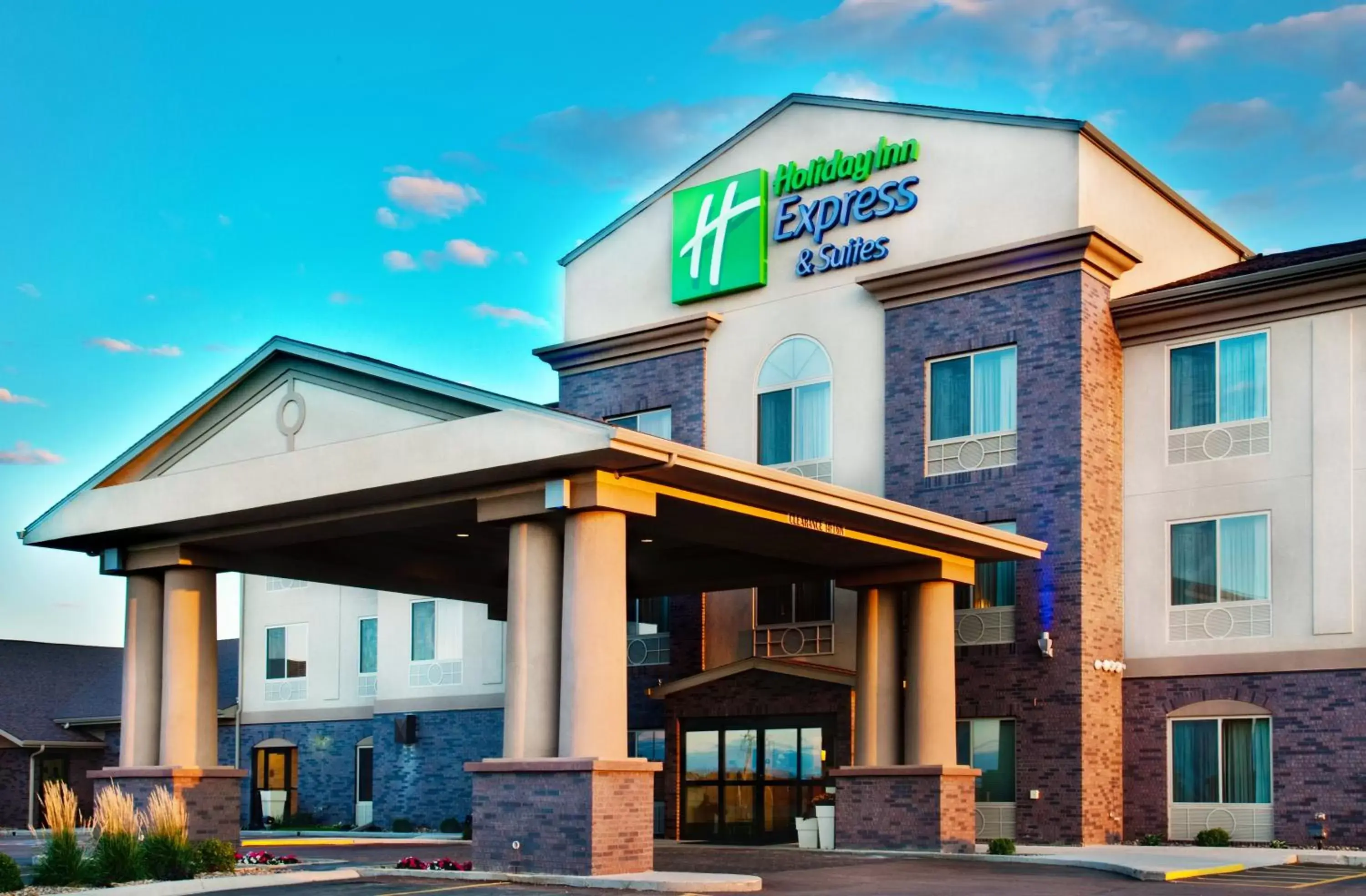 Property building in Holiday Inn Express Hotel & Suites Sheldon, an IHG Hotel