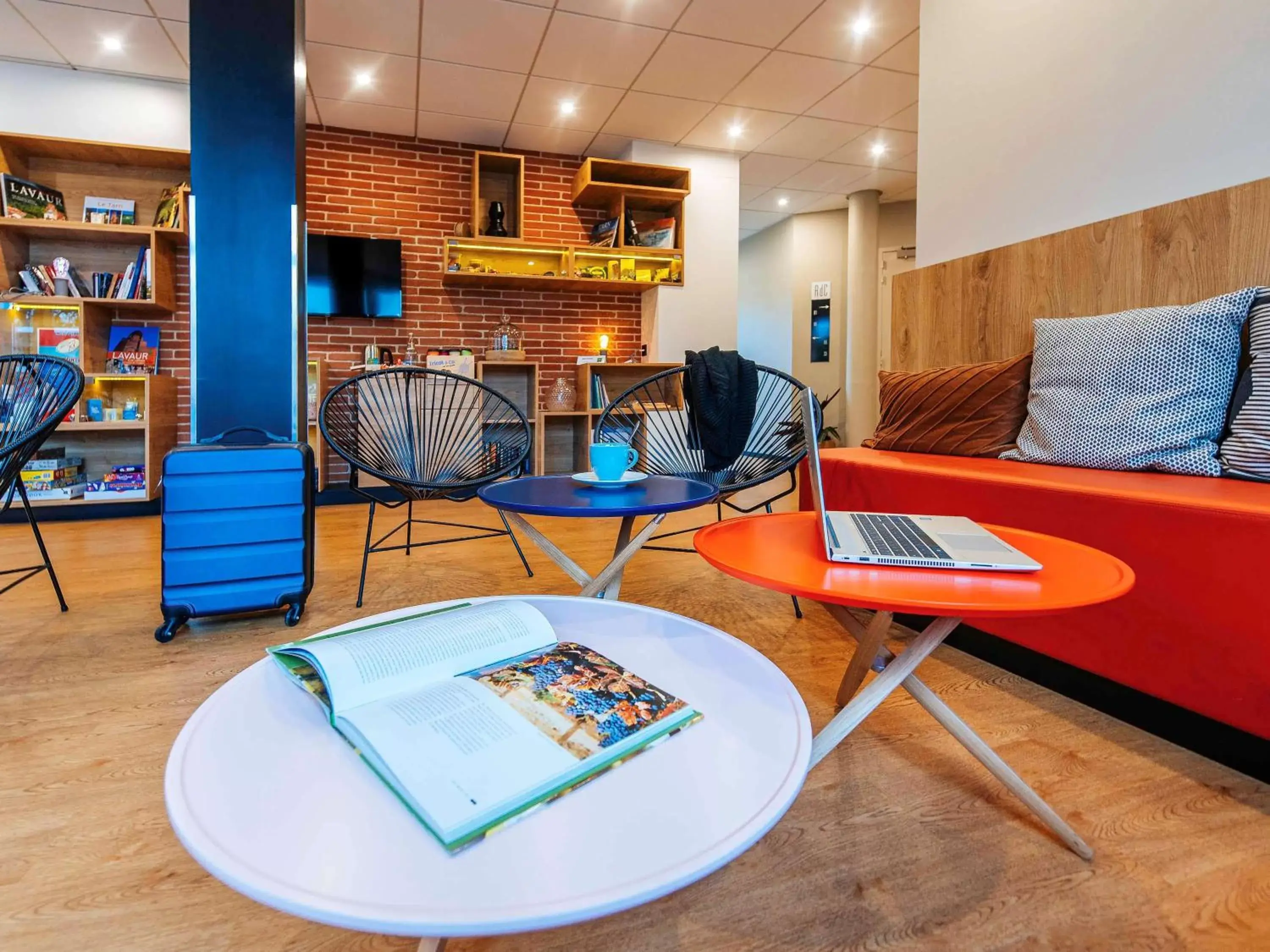 Lounge or bar, Seating Area in ibis Styles Toulouse Lavaur