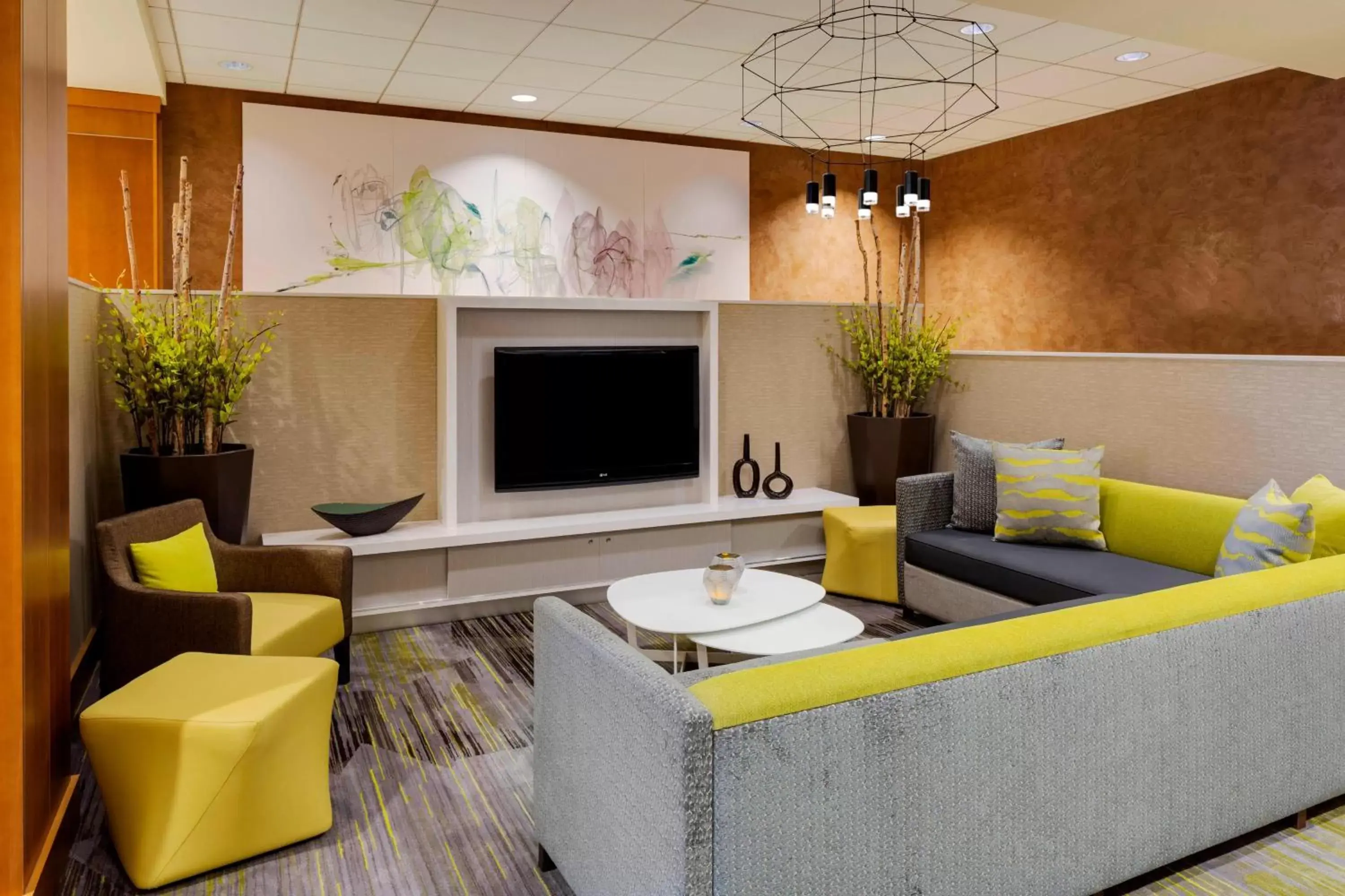 Lobby or reception, Seating Area in Courtyard by Marriott Boston Logan Airport