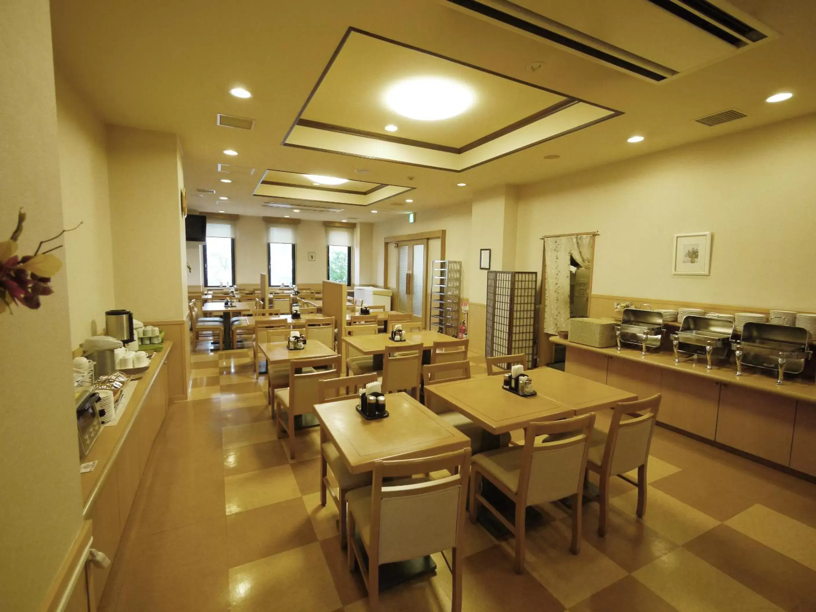 Restaurant/places to eat in Hotel Route-Inn Tsubamesanjo Ekimae Restaurant/places to eat in Hotel Route-Inn Tsubamesanjo Ekimae
