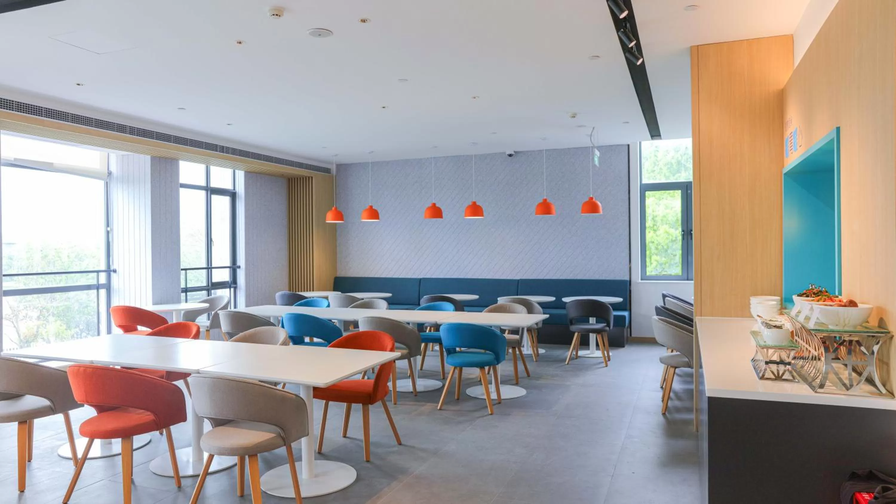 Breakfast in Holiday Inn Express Shanghai Pudong Airport by IHG