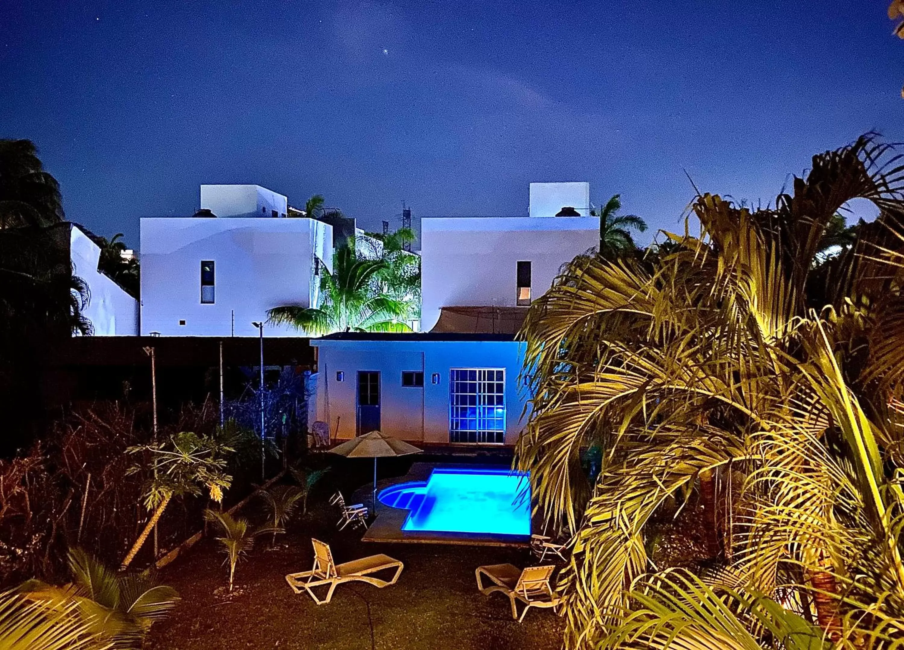 Night, Pool View in Cancun-Soho