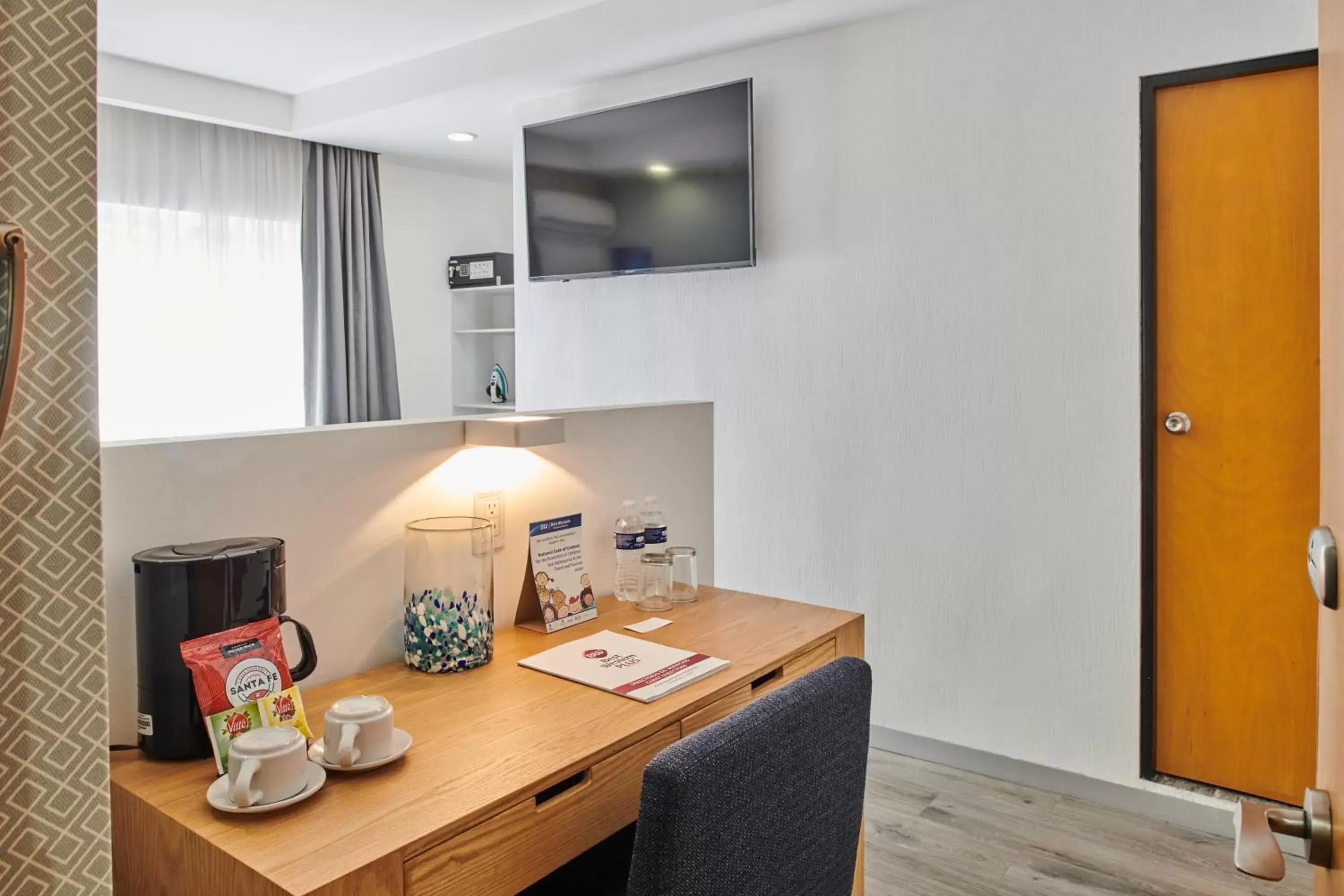 Seating area, TV/Entertainment Center in Best Western Plus Gran Hotel Centro Historico