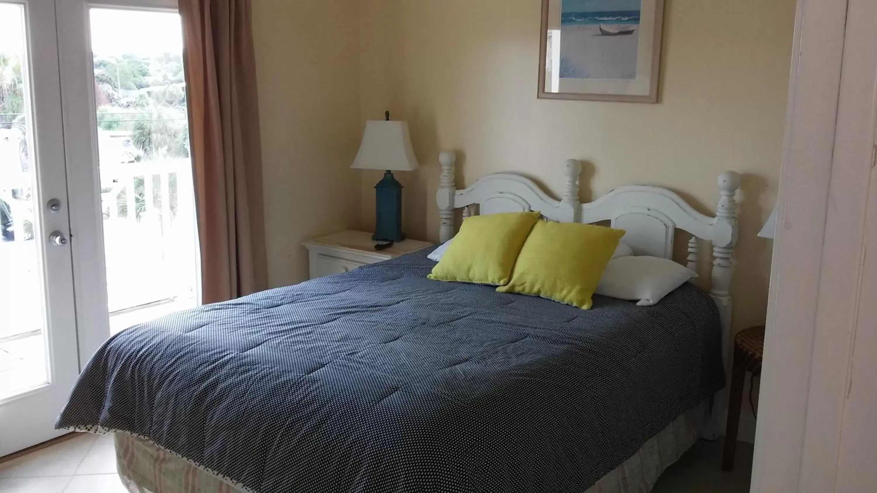 Bedroom, Bed in Pineapple Villas
