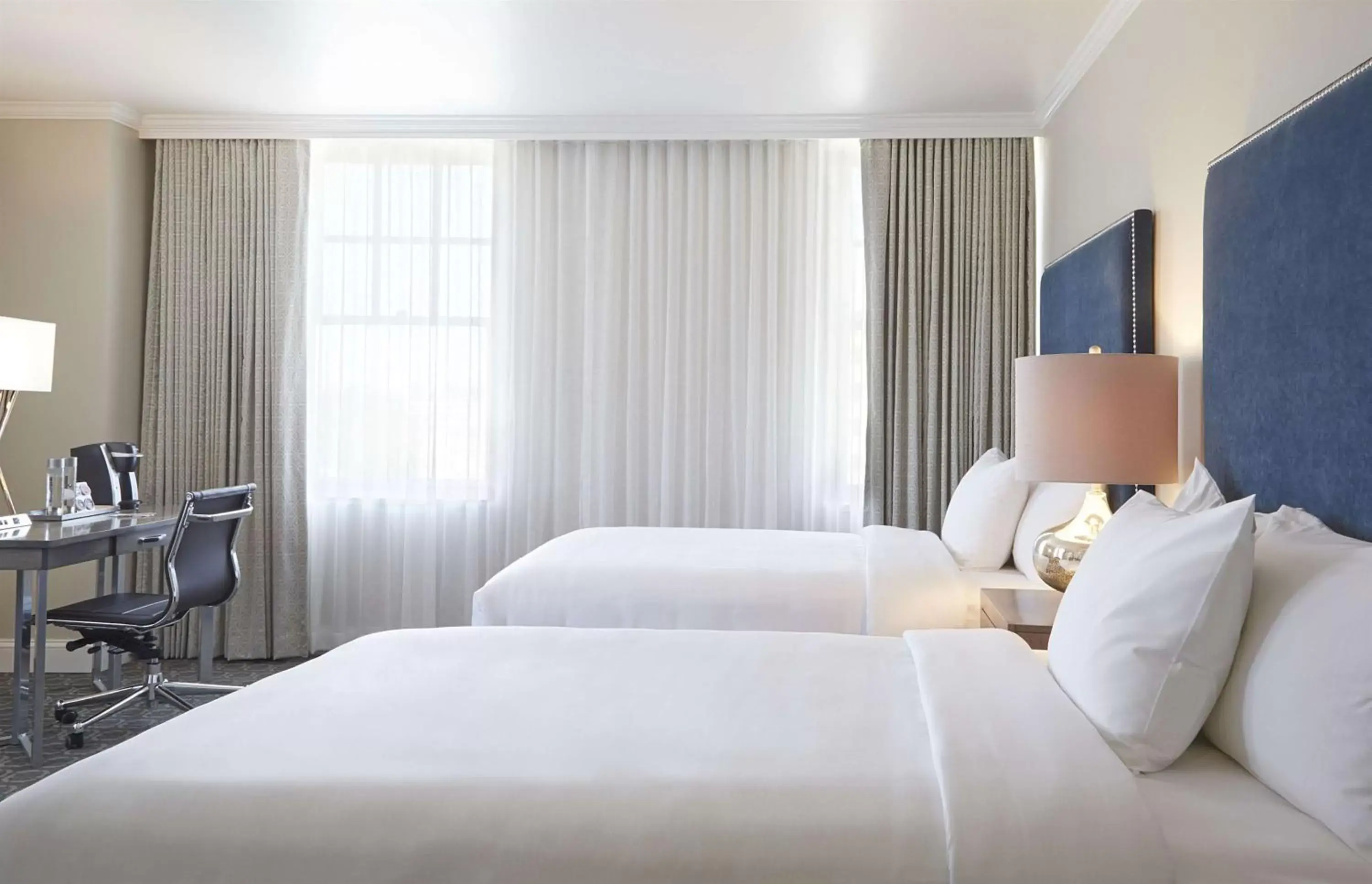 Bedroom, Bed in Redmont Hotel Birmingham - Curio Collection by Hilton