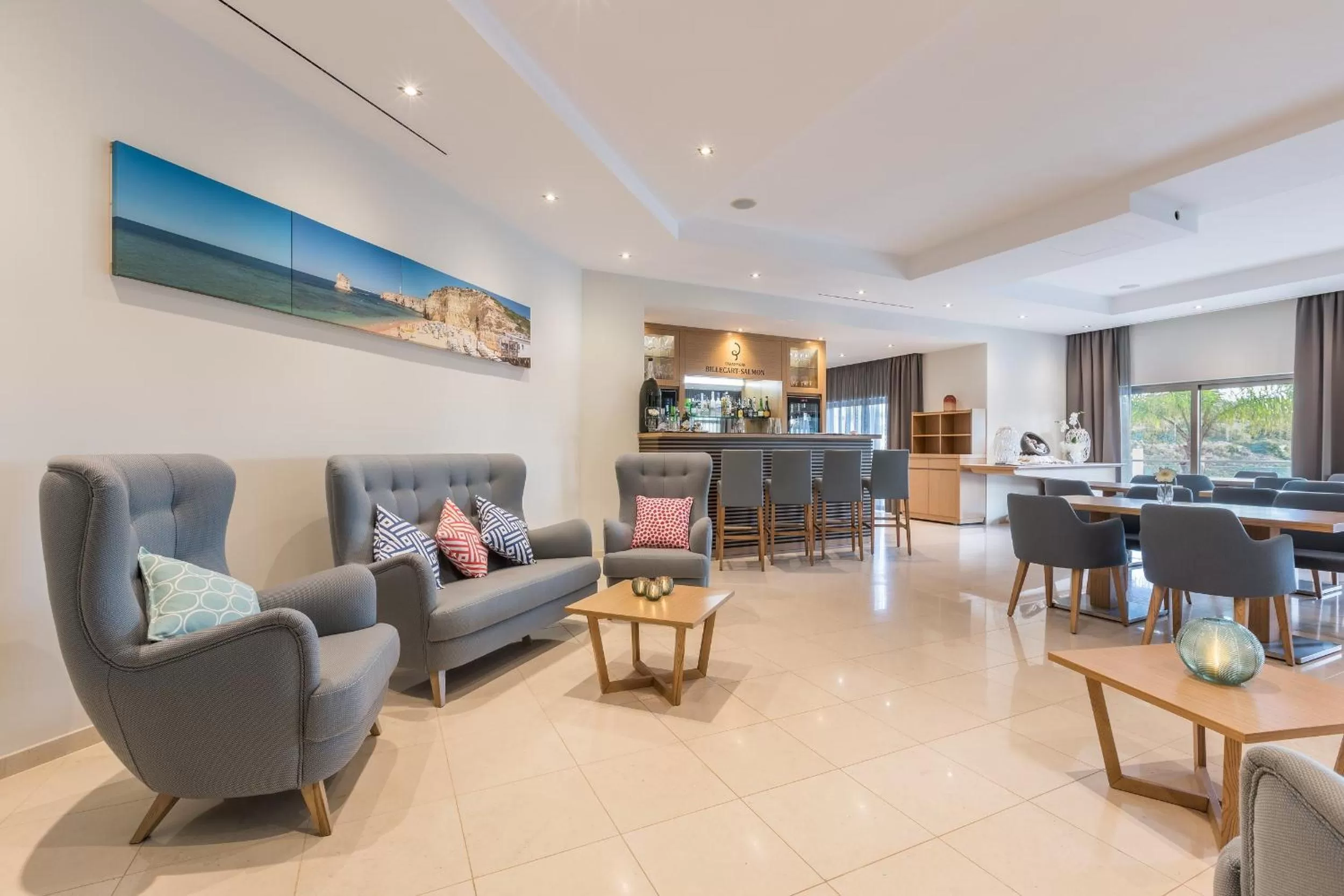 Lobby or reception in Caneiros Luxury House & Suites