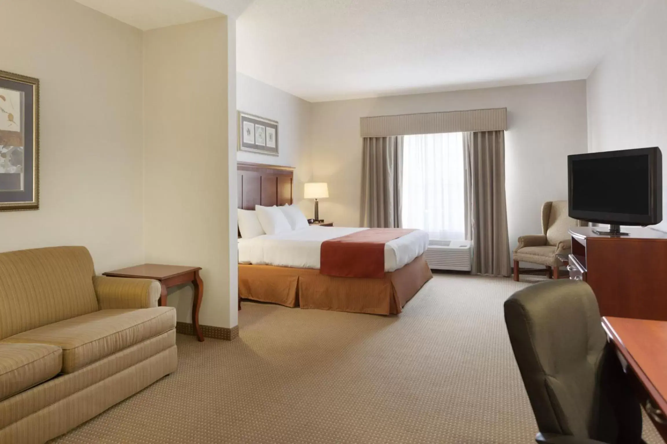 Photo of the whole room, Room Photo in Country Inn & Suites by Radisson, Harrisonburg, VA