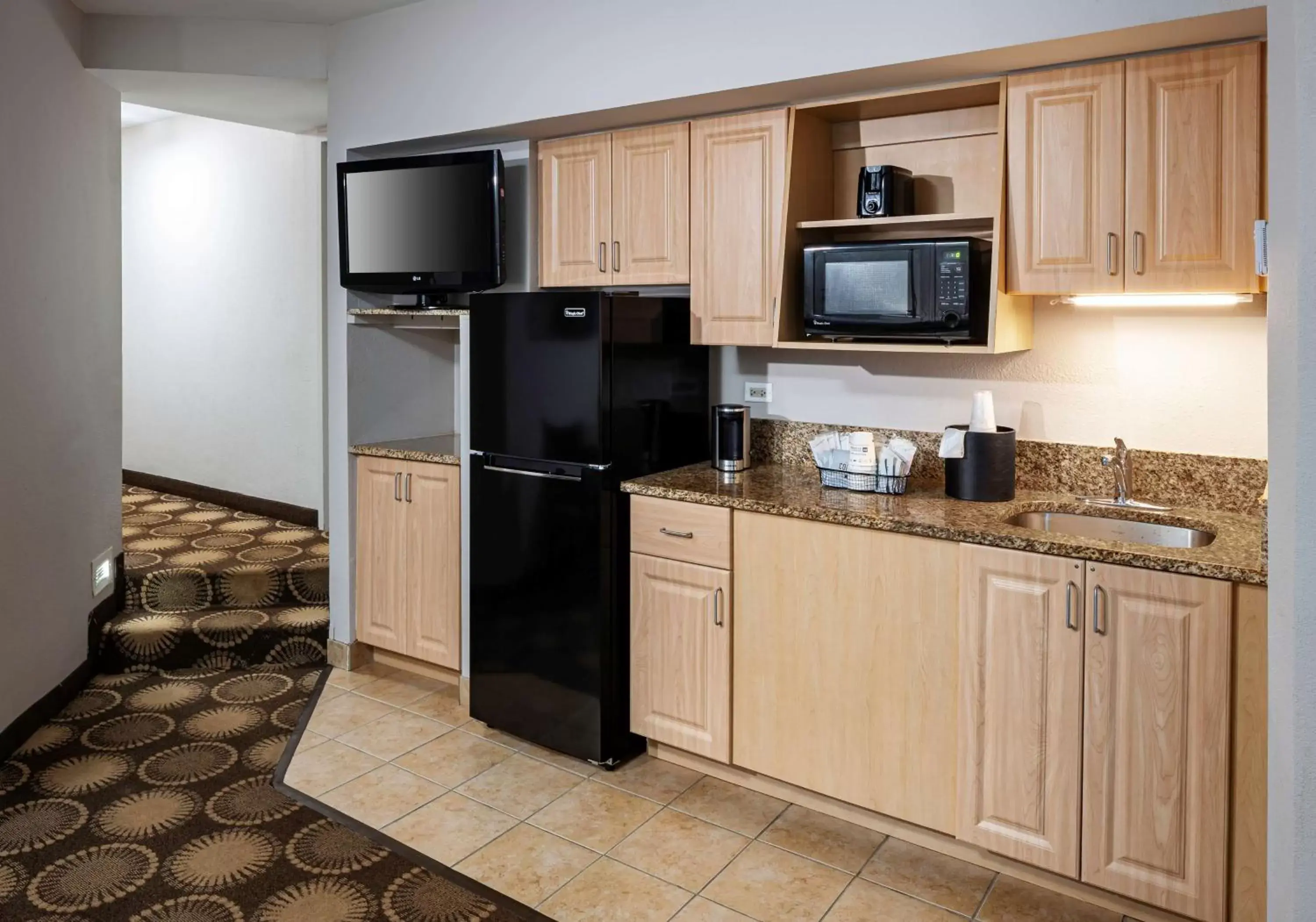Kitchen or kitchenette, Kitchen/Kitchenette in Best Western New Smyrna Beach Hotel & Suites