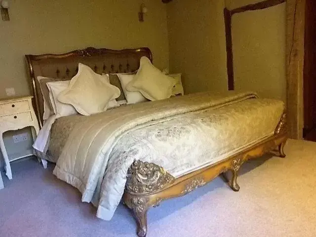 Bed in The Chequers Inn