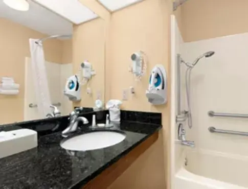 Bathroom in Baymont by Wyndham Eufaula Bathroom in Baymont by Wyndham Eufaula