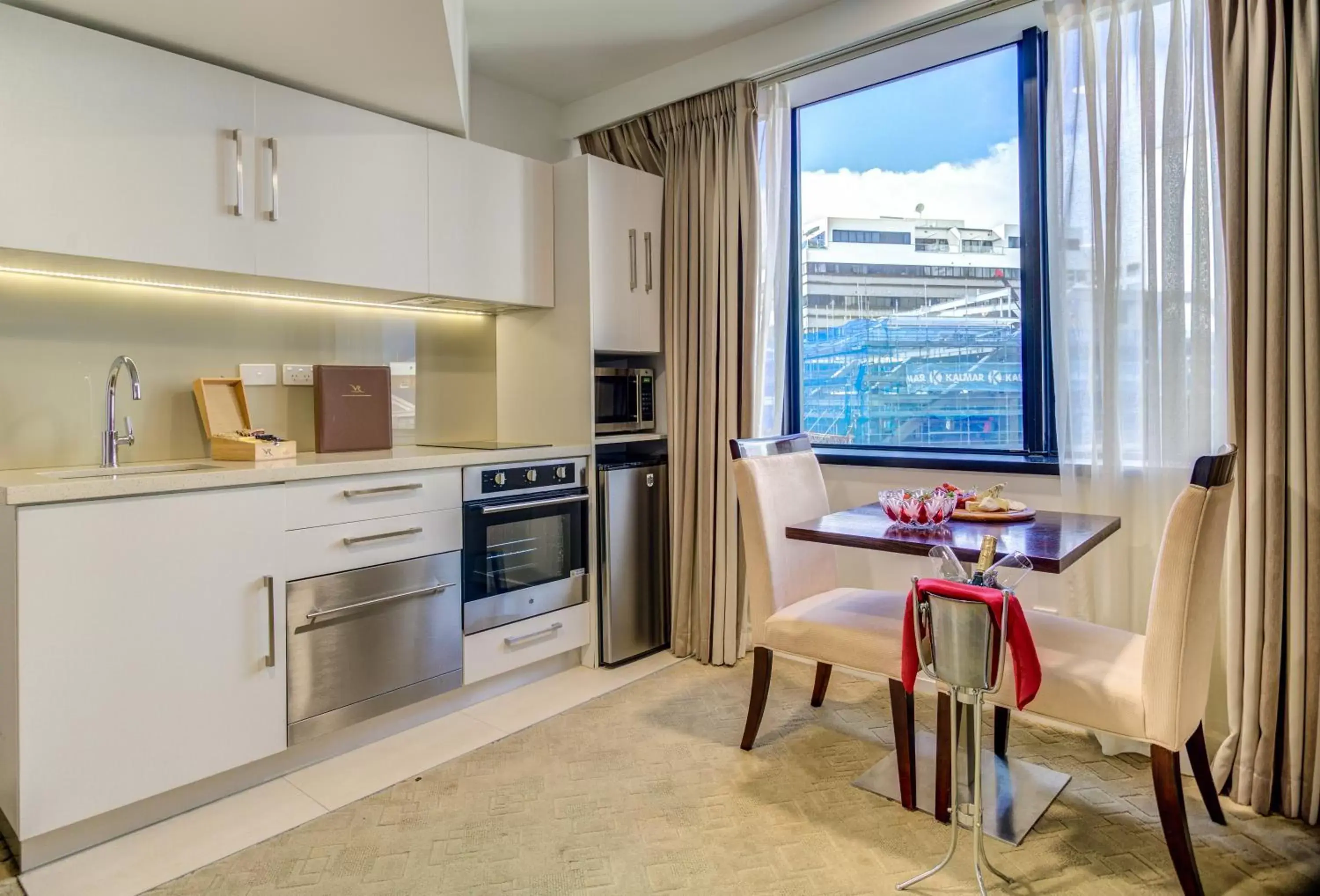 Kitchen or kitchenette, Kitchen/Kitchenette in VR Queen Street Hotel & Suites