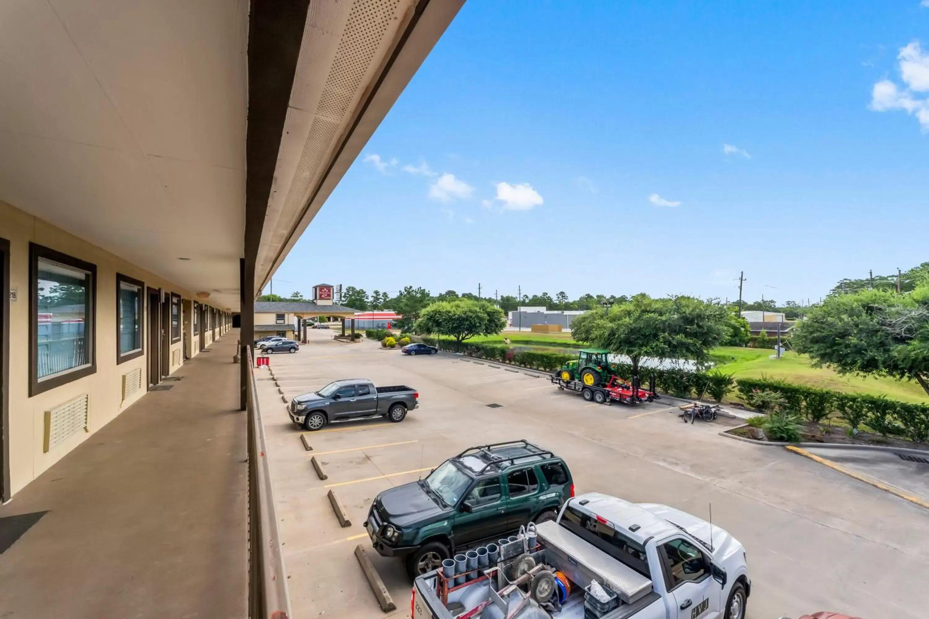 Property building in Executive Inn & Suites Magnolia