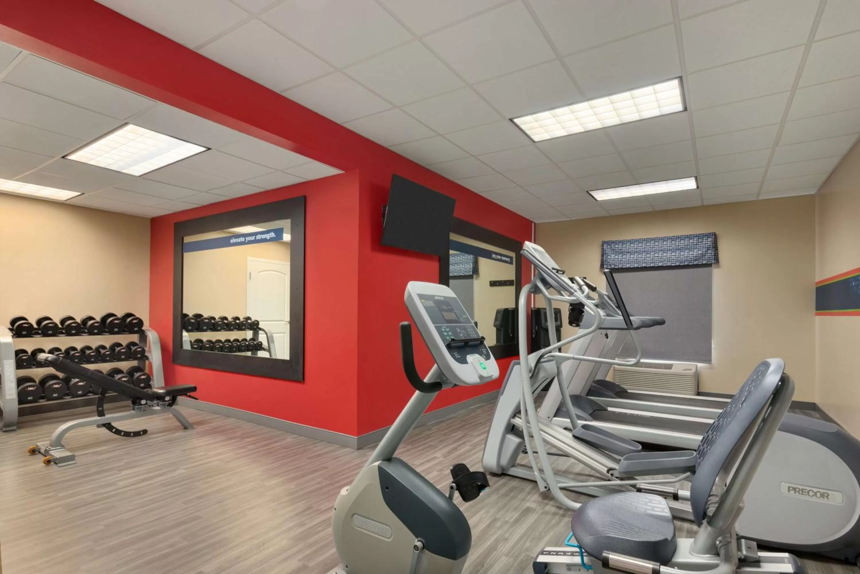 Fitness centre/facilities in Hampton Inn St. Louis-Columbia
