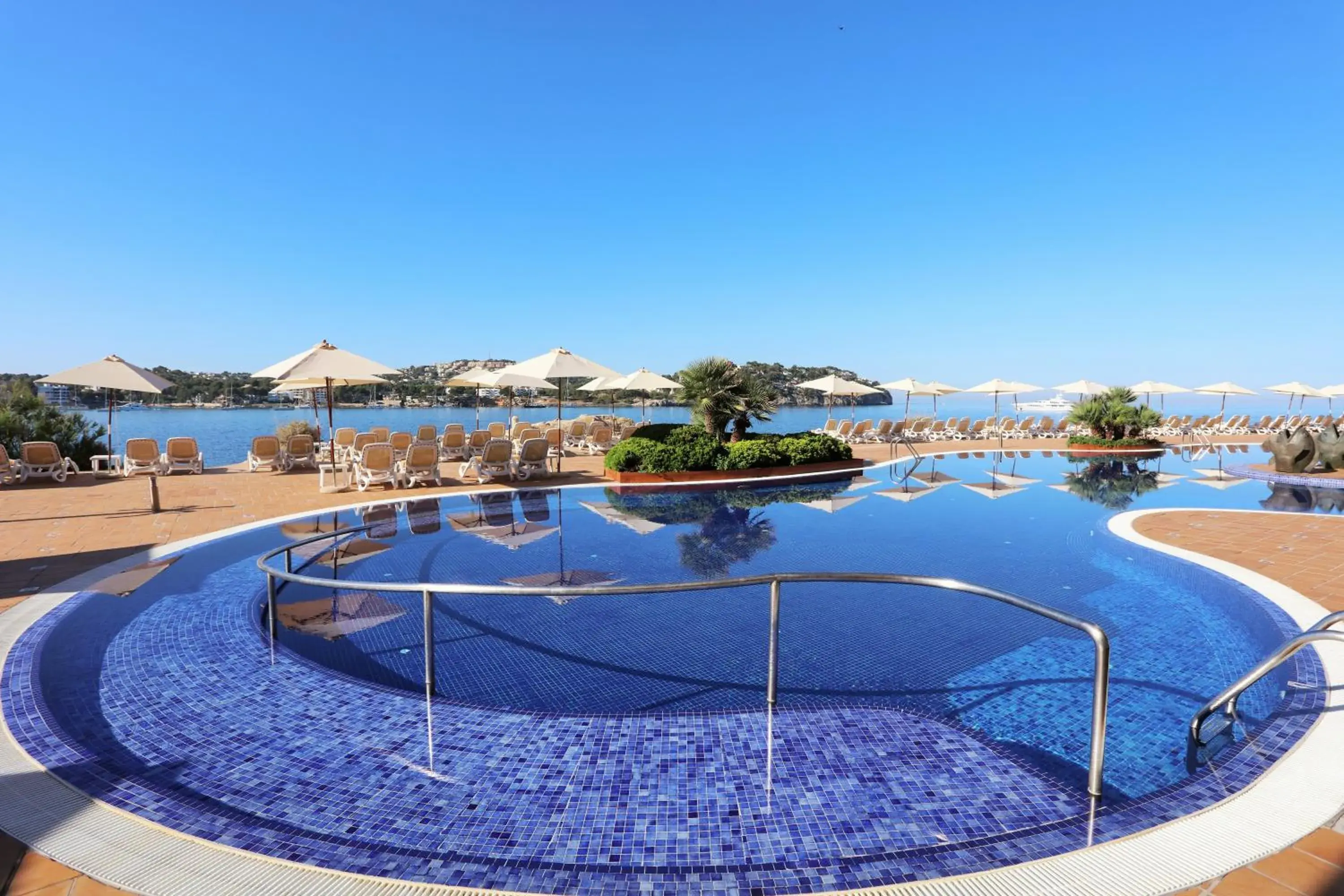 Swimming pool in Iberostar Jardin del Sol Suites - Adults Only