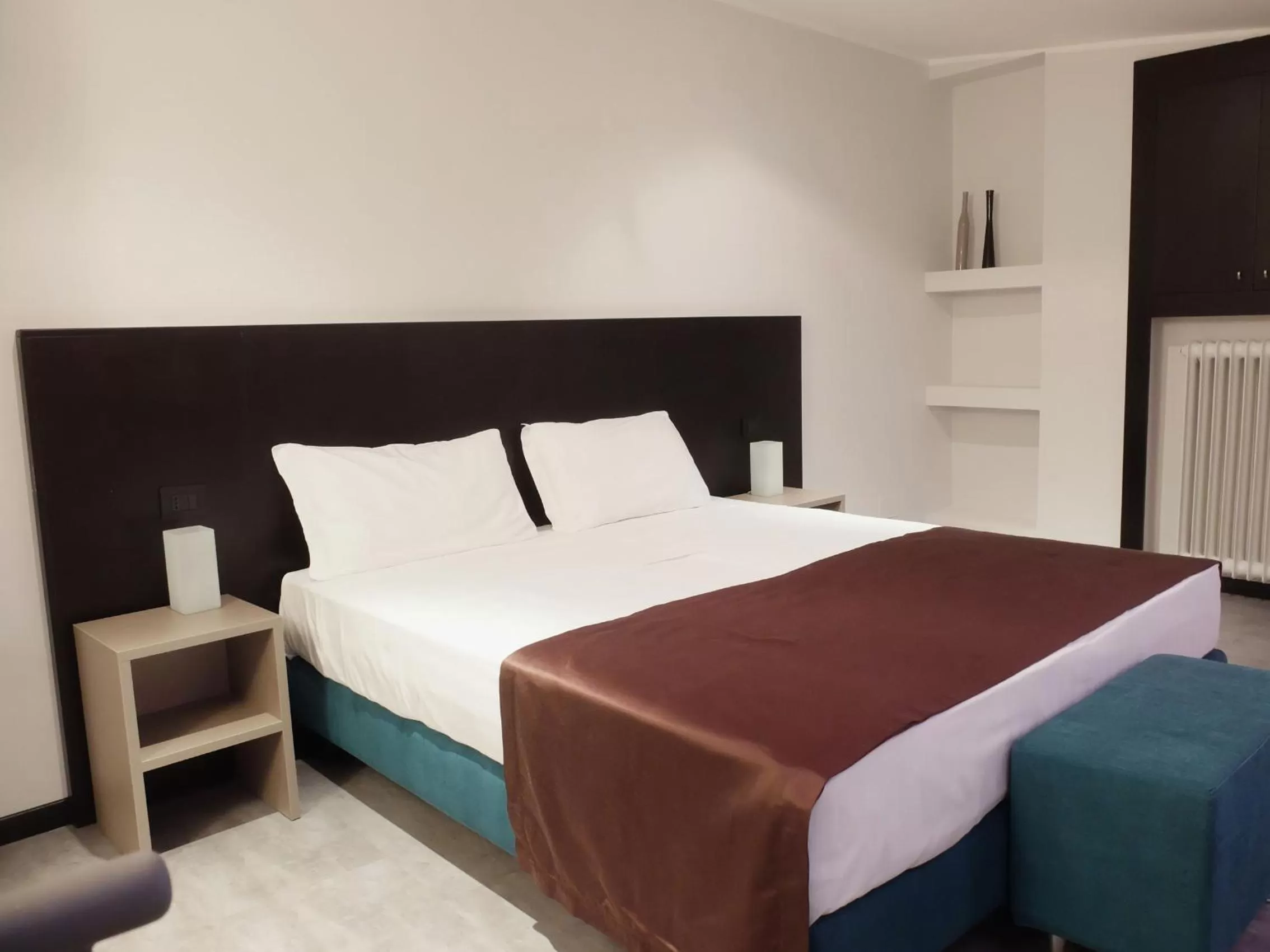 Photo of the whole room, Bed in Hotel Carlton