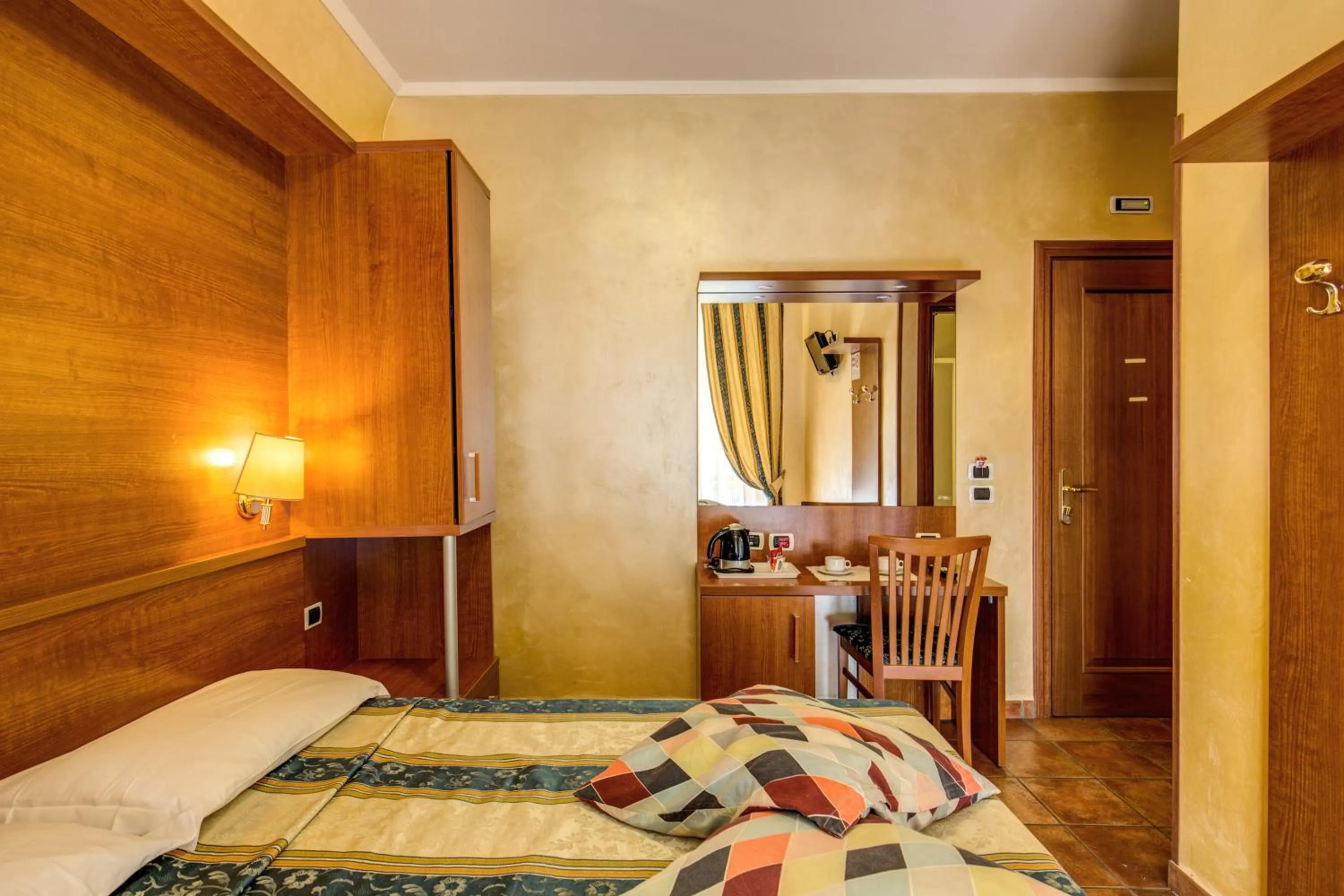 Bed in Hotel Maryelen