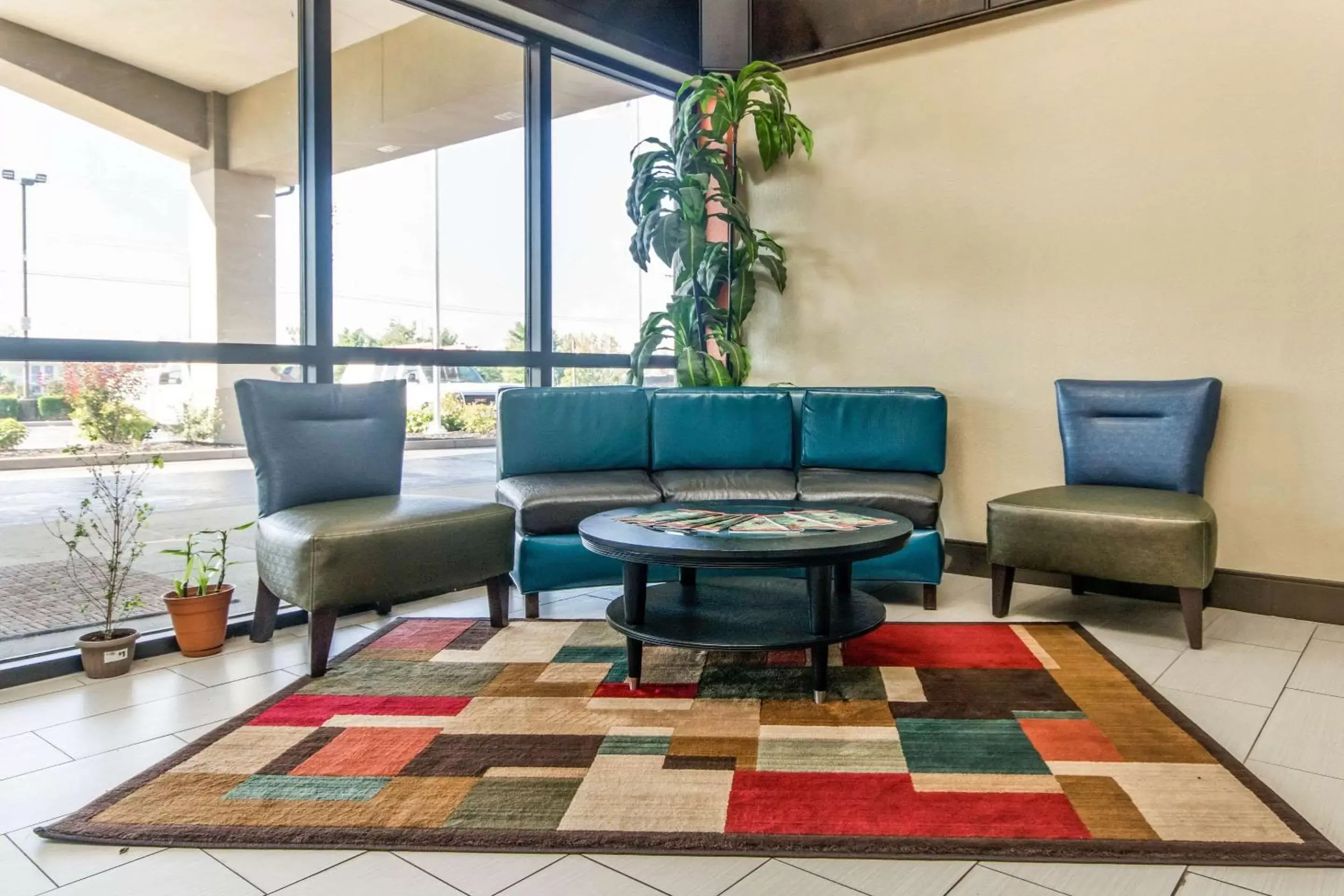 Lobby or reception, Seating Area in Quality Inn Lexington East Hamburg Area