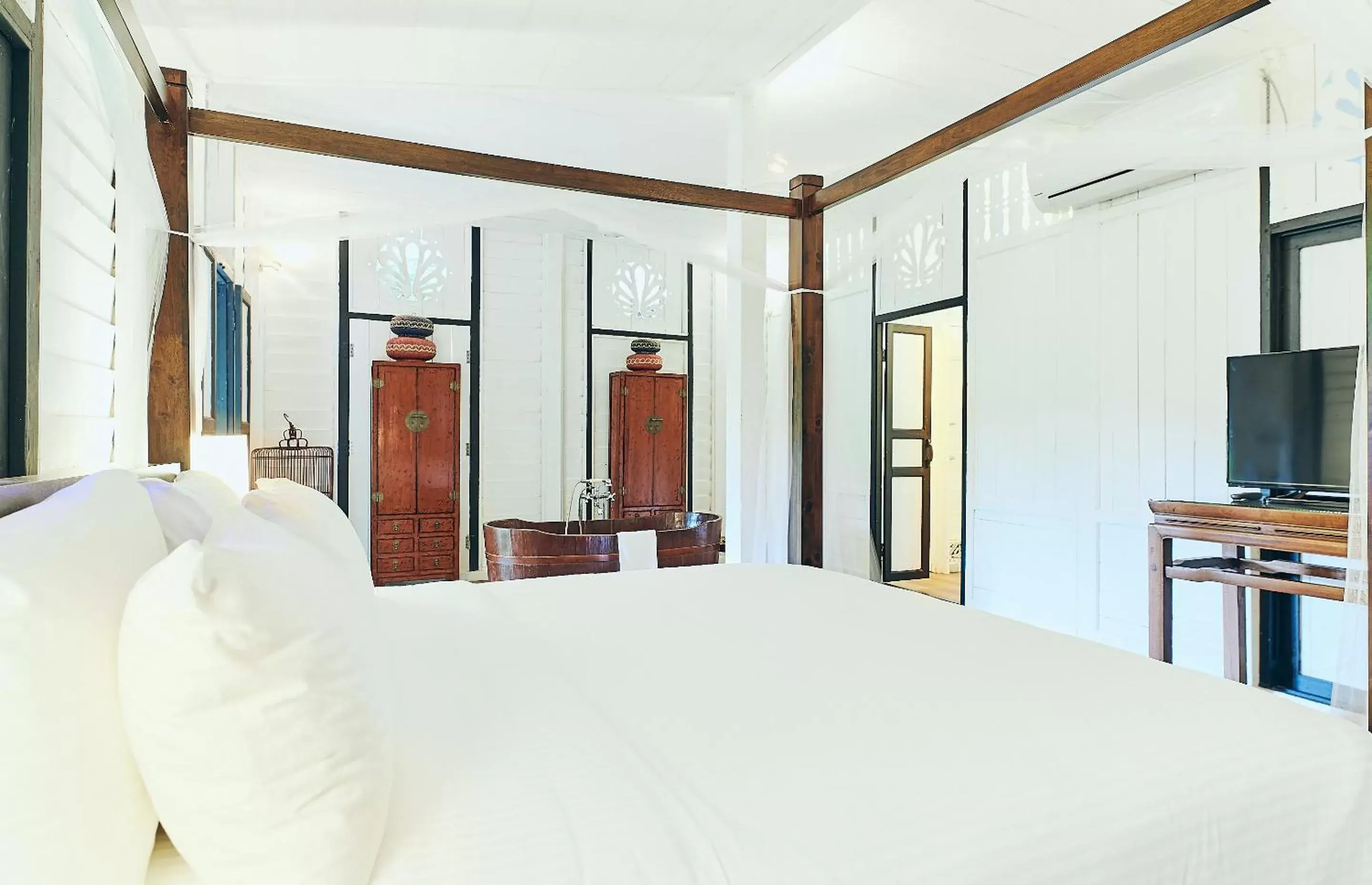 Bedroom, Bed in Temple Tree Resort