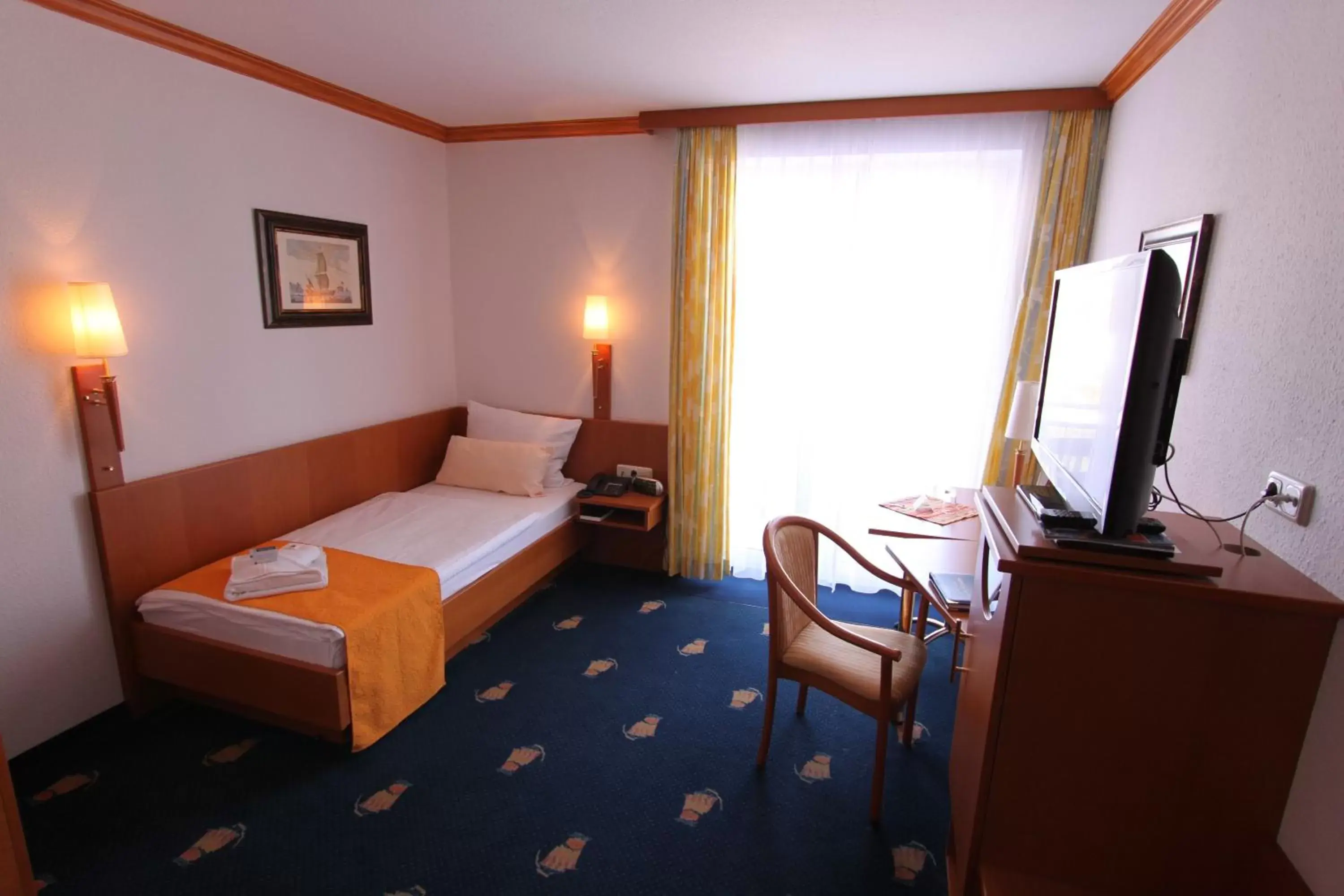 Bed in Hotel & Restaurant Hanse Kogge