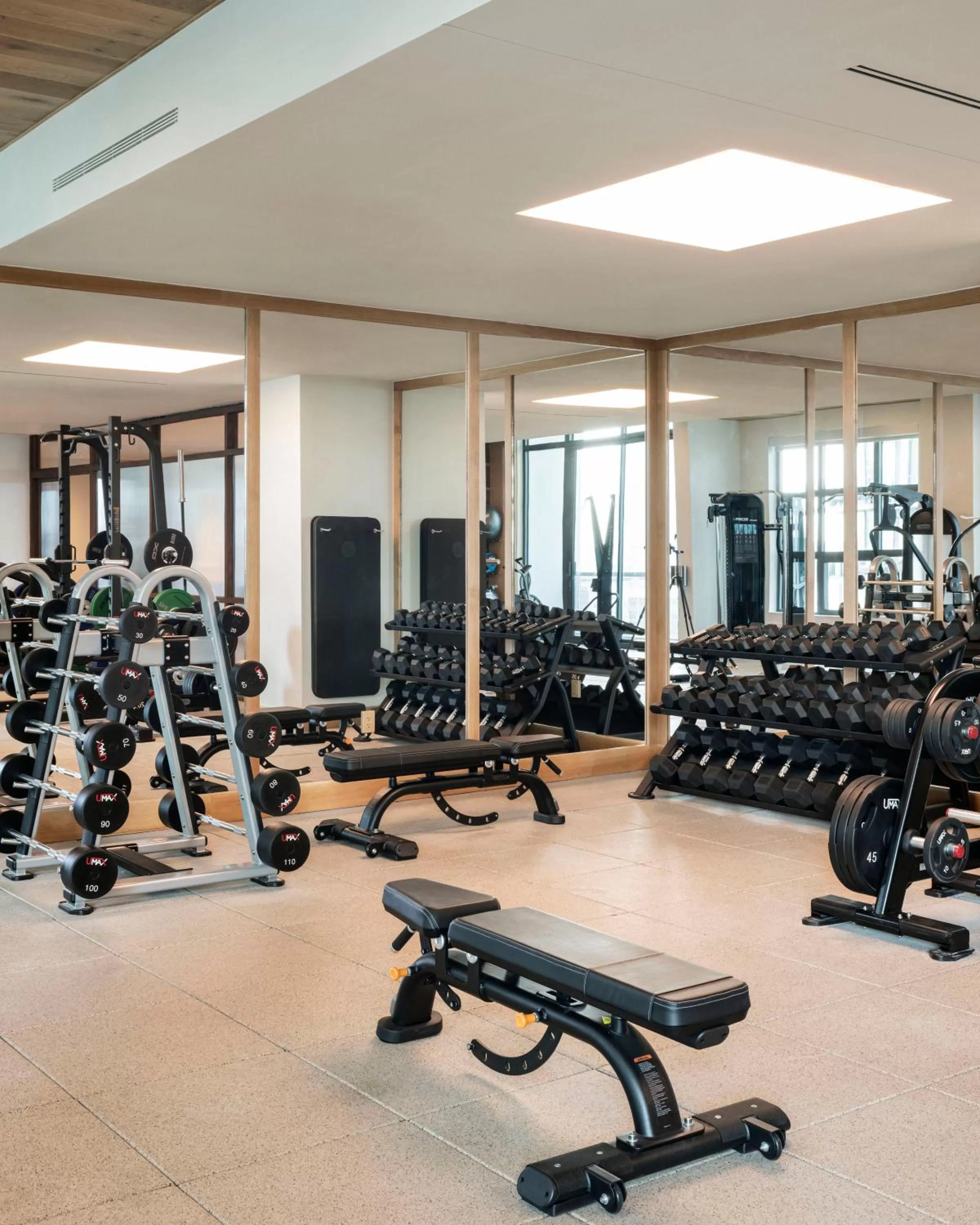 Fitness centre/facilities in ROOST Tampa