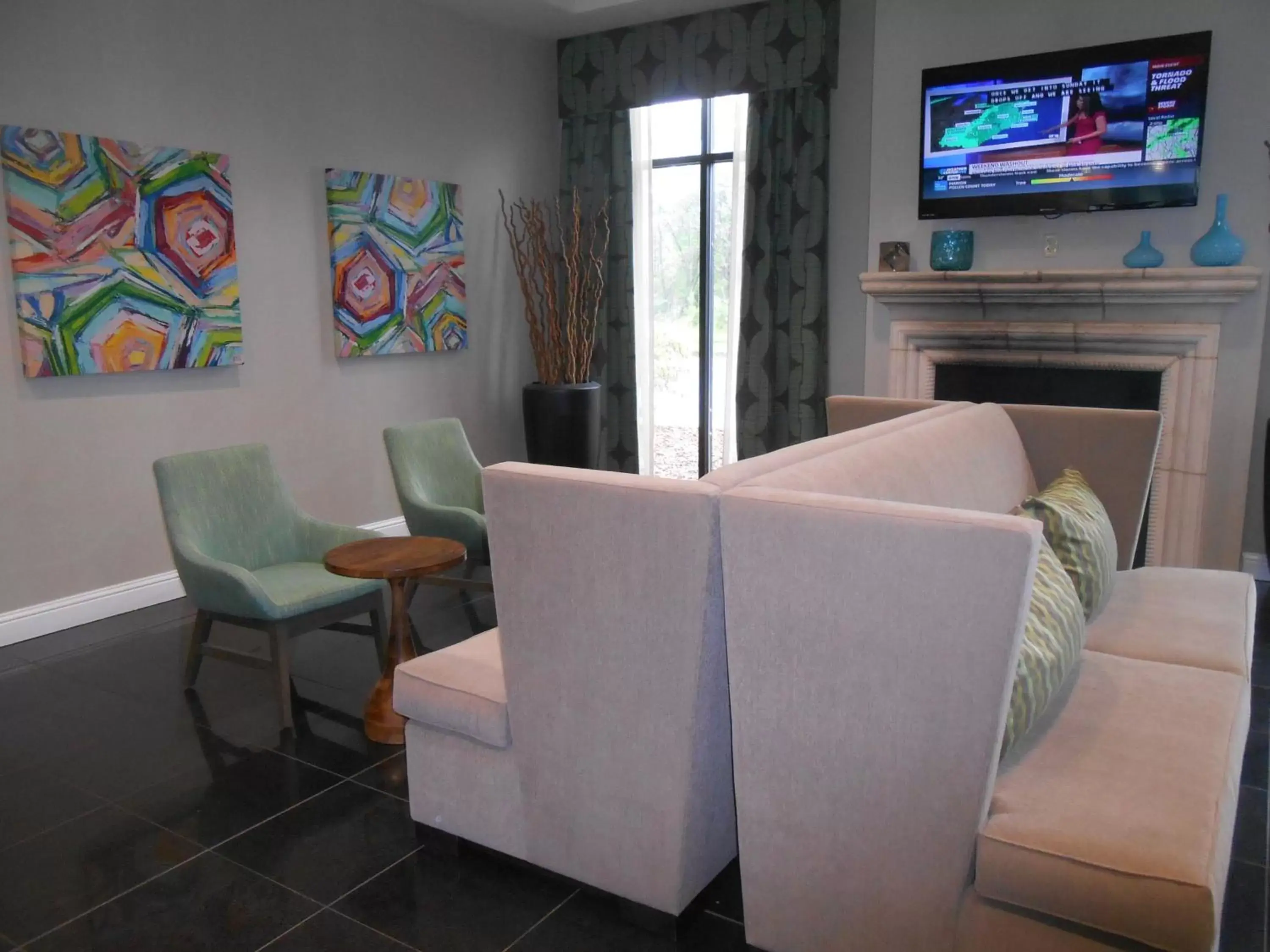 Property building, Seating Area in Holiday Inn Carbondale - Conference Center, an IHG Hotel