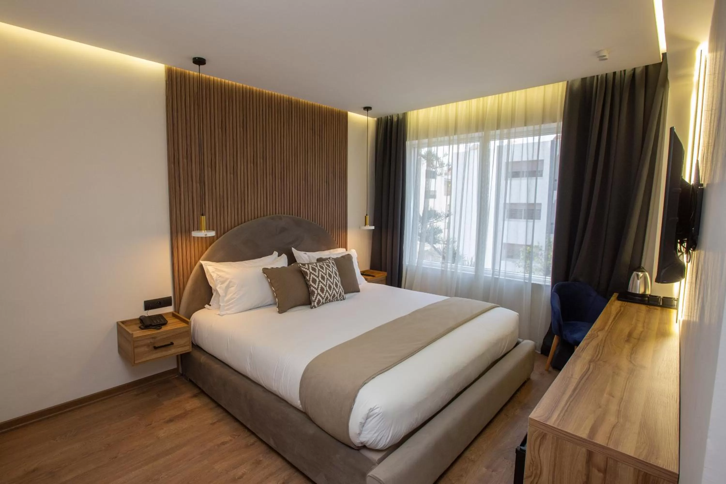 Photo of the whole room, Bed in Le M Hôtel