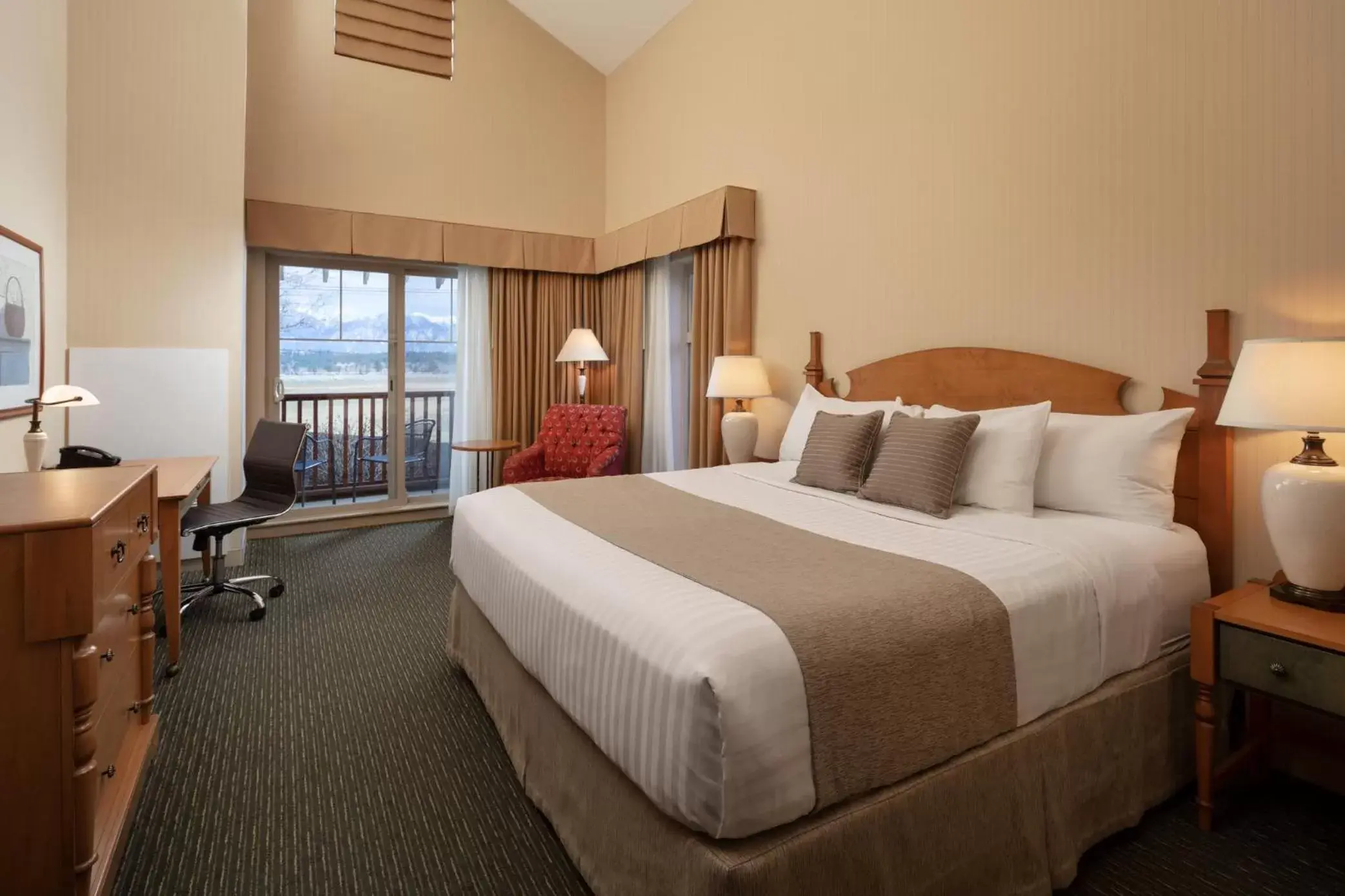 Bed in St. Eugene Golf Resort & Casino