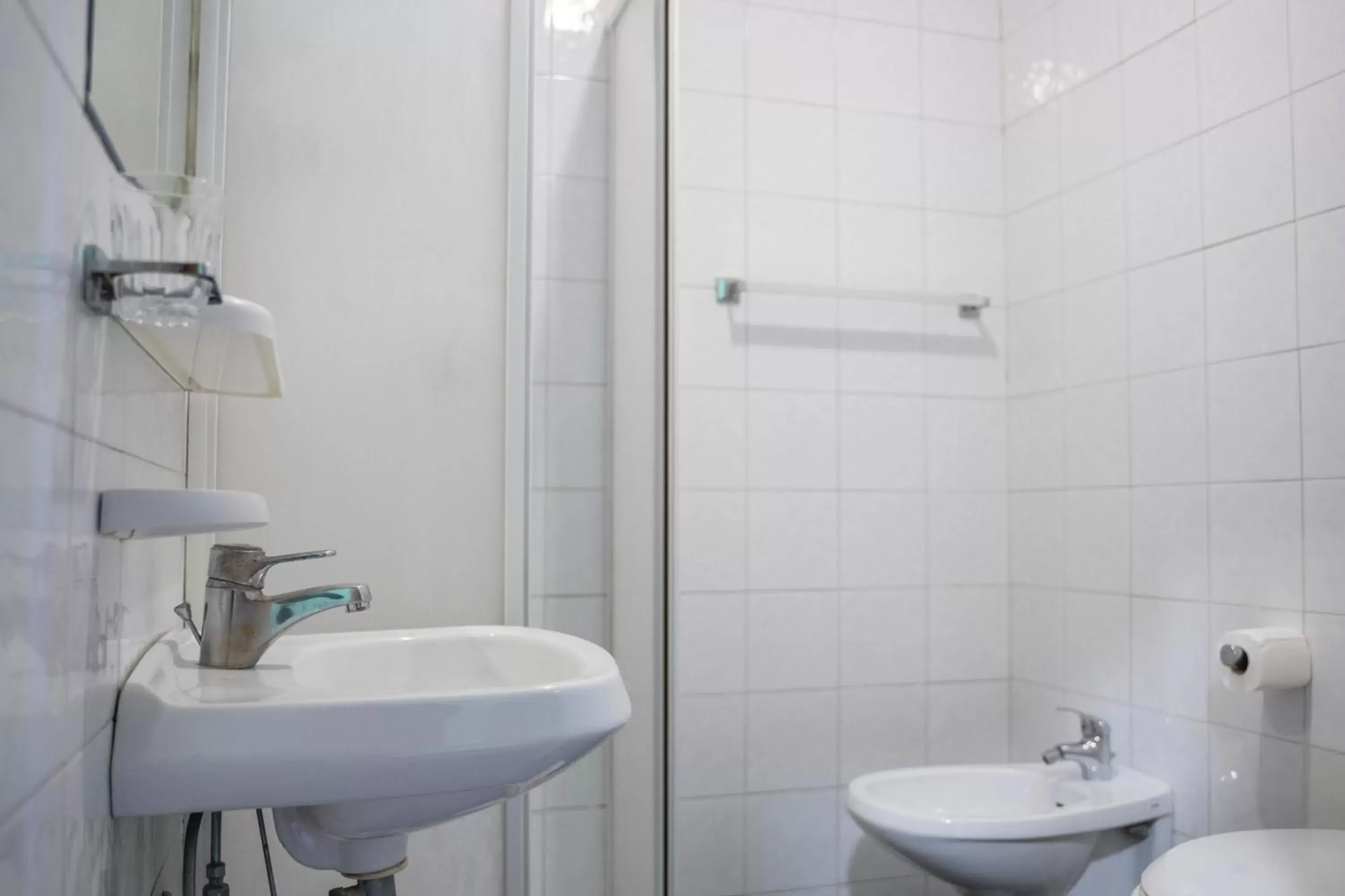 Bathroom in Hotel Ferrarese