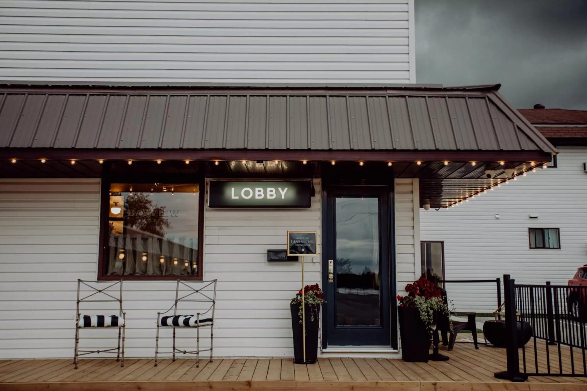 Facade/entrance in The Bayview Motel - Fort Frances, ON - Lakeside Motel