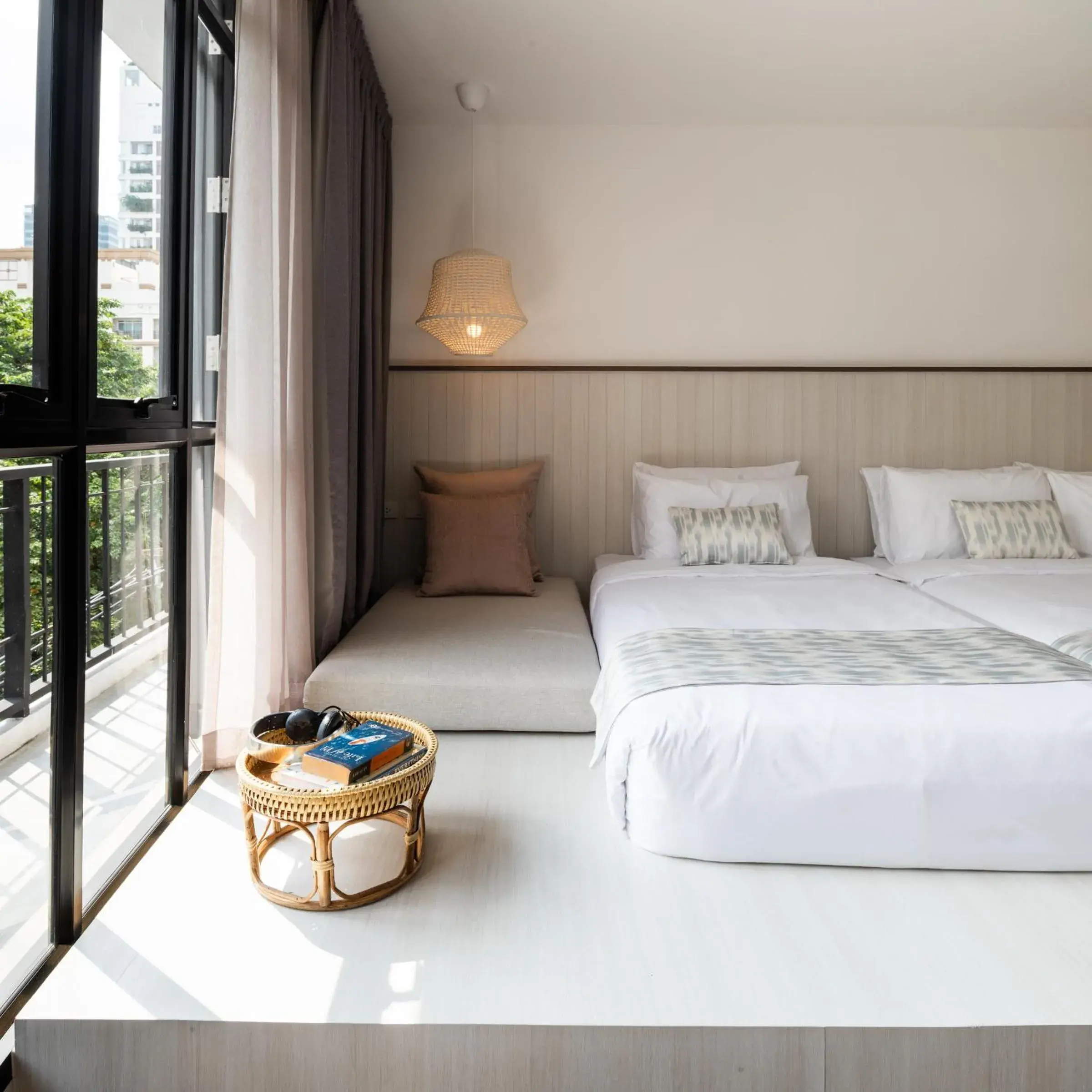 Bed in Warm Window Silom