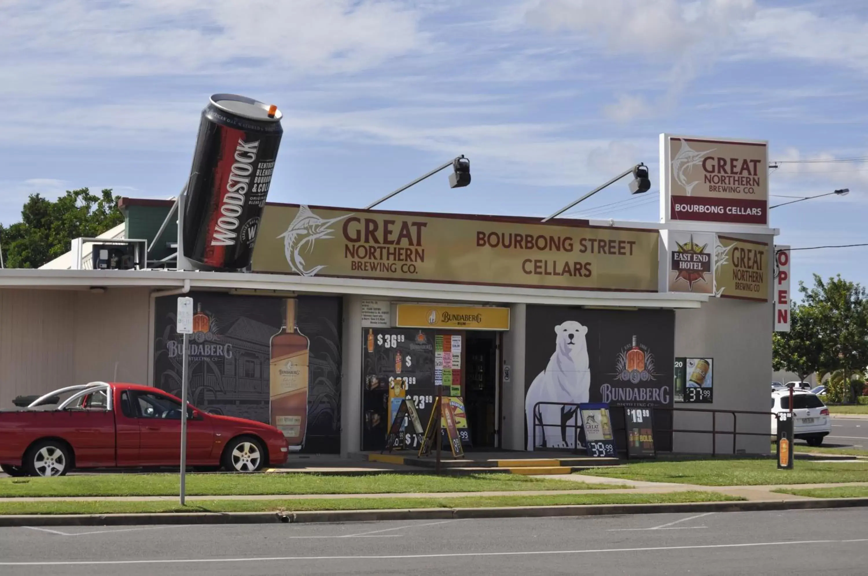 Supermarket/grocery shop, Property Building in Alexandra Park Motor Inn