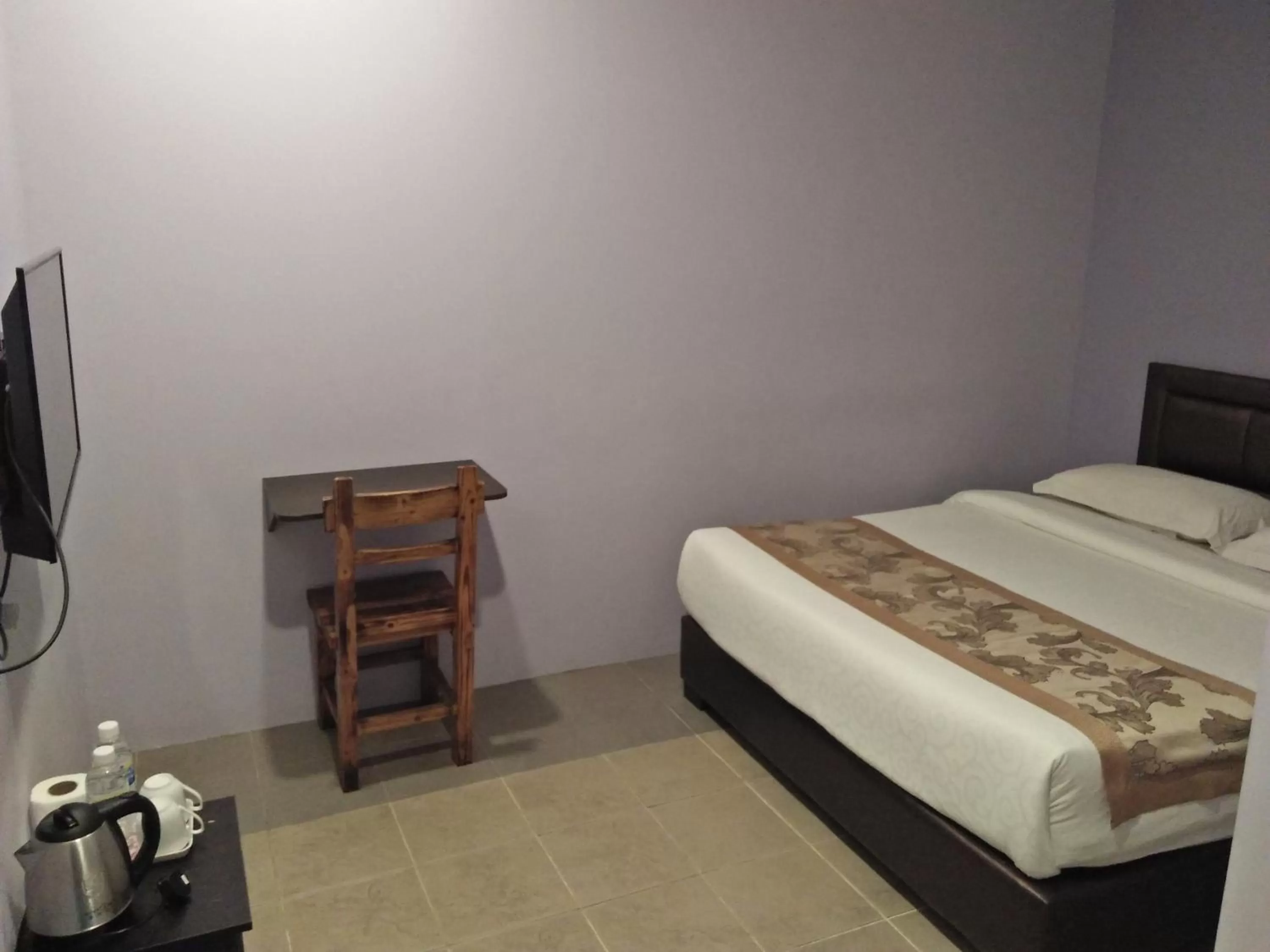 Bedroom, Bed in TIONG HUA HOTEL