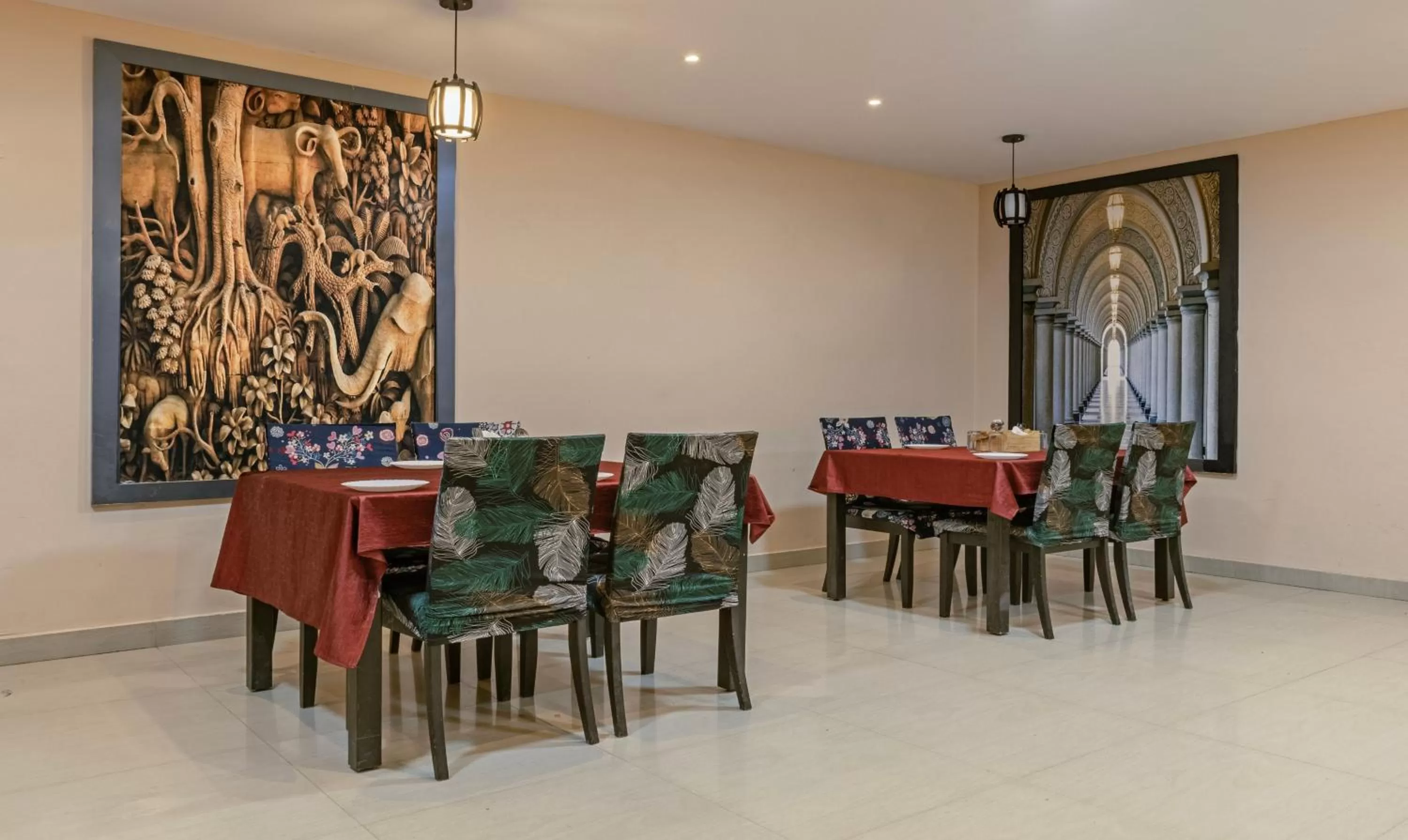 Restaurant/places to eat in Itsy Hotels Kashi Grand, BHU