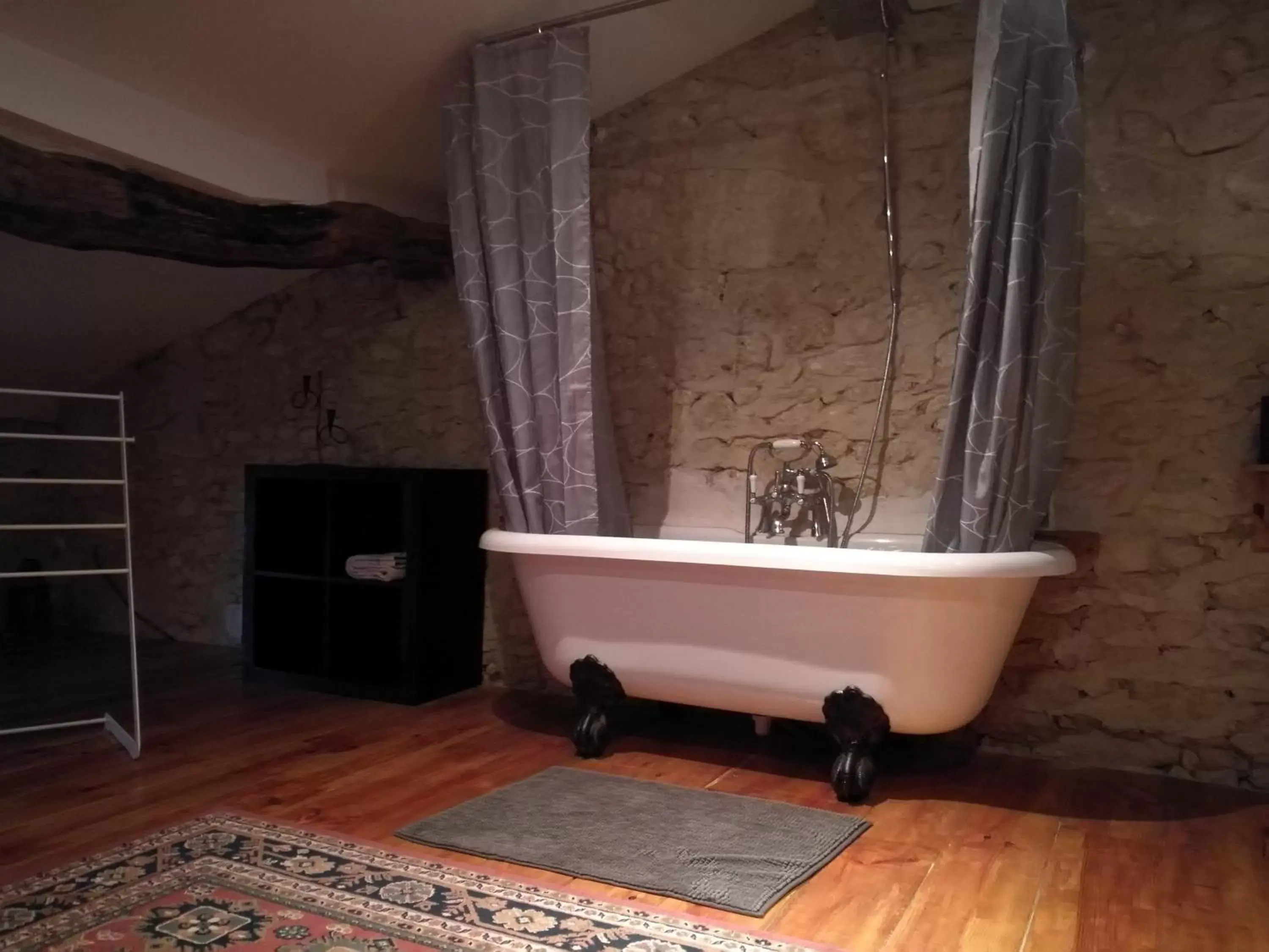 Bathroom in Château Puygrenier