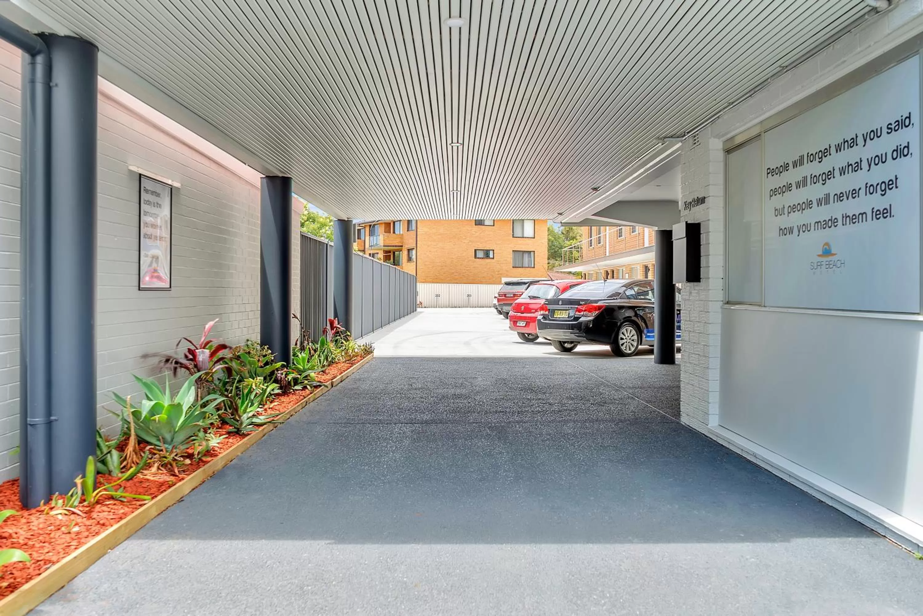 Facade/entrance in Surf Beach Motel Port