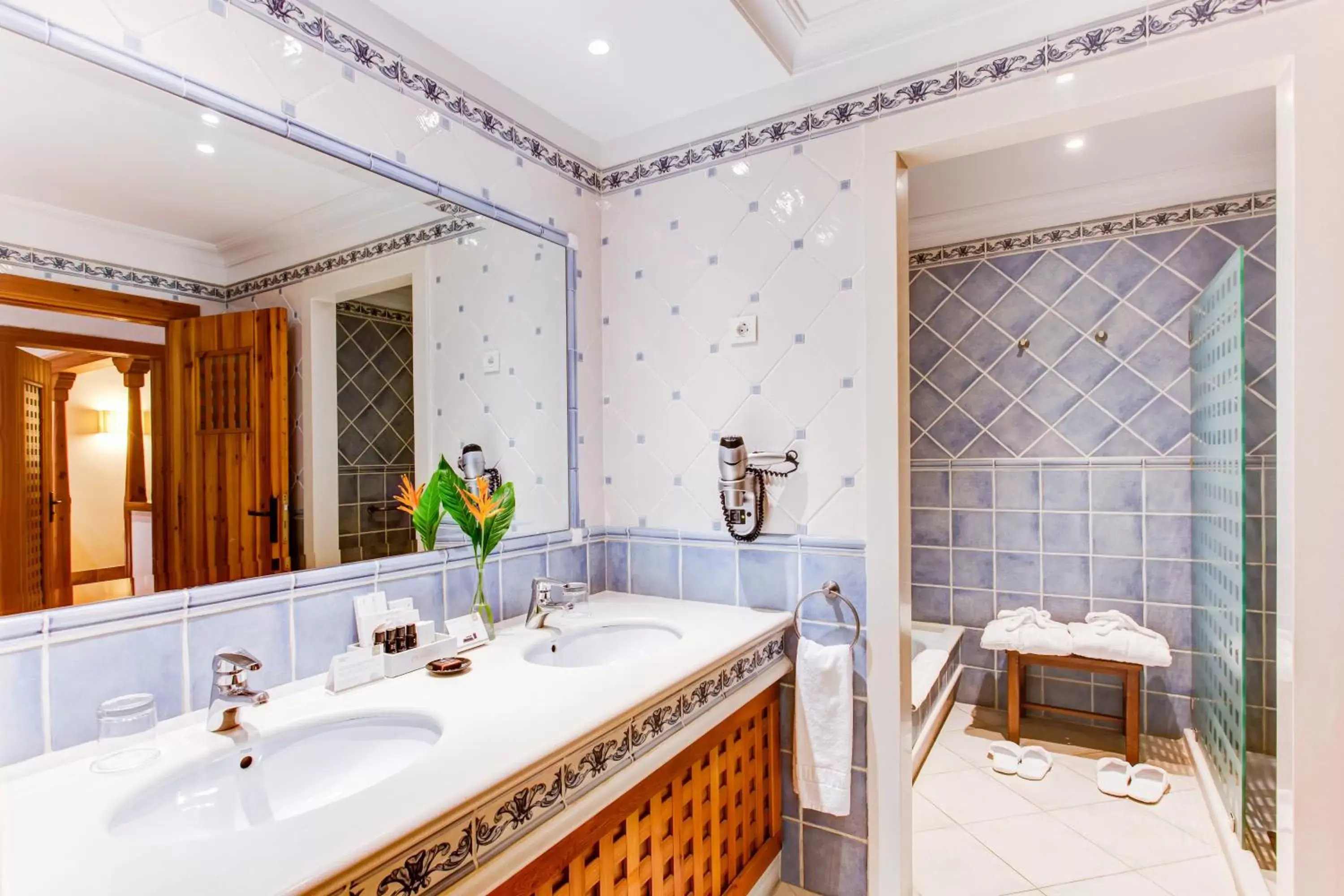 Toilet, Bathroom in Princesa Yaiza Suite Hotel Resort