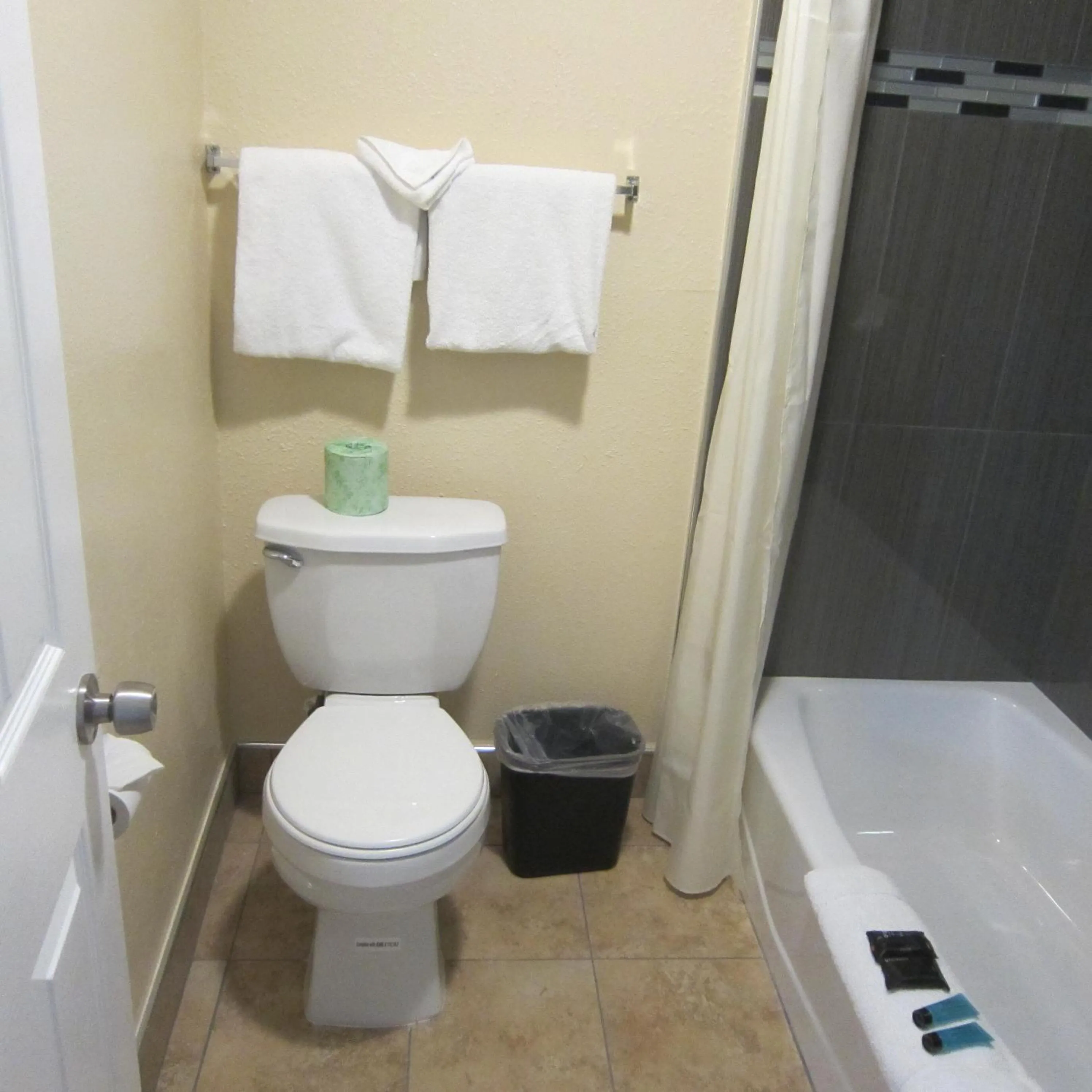 Bathroom in Pacific Best Inn